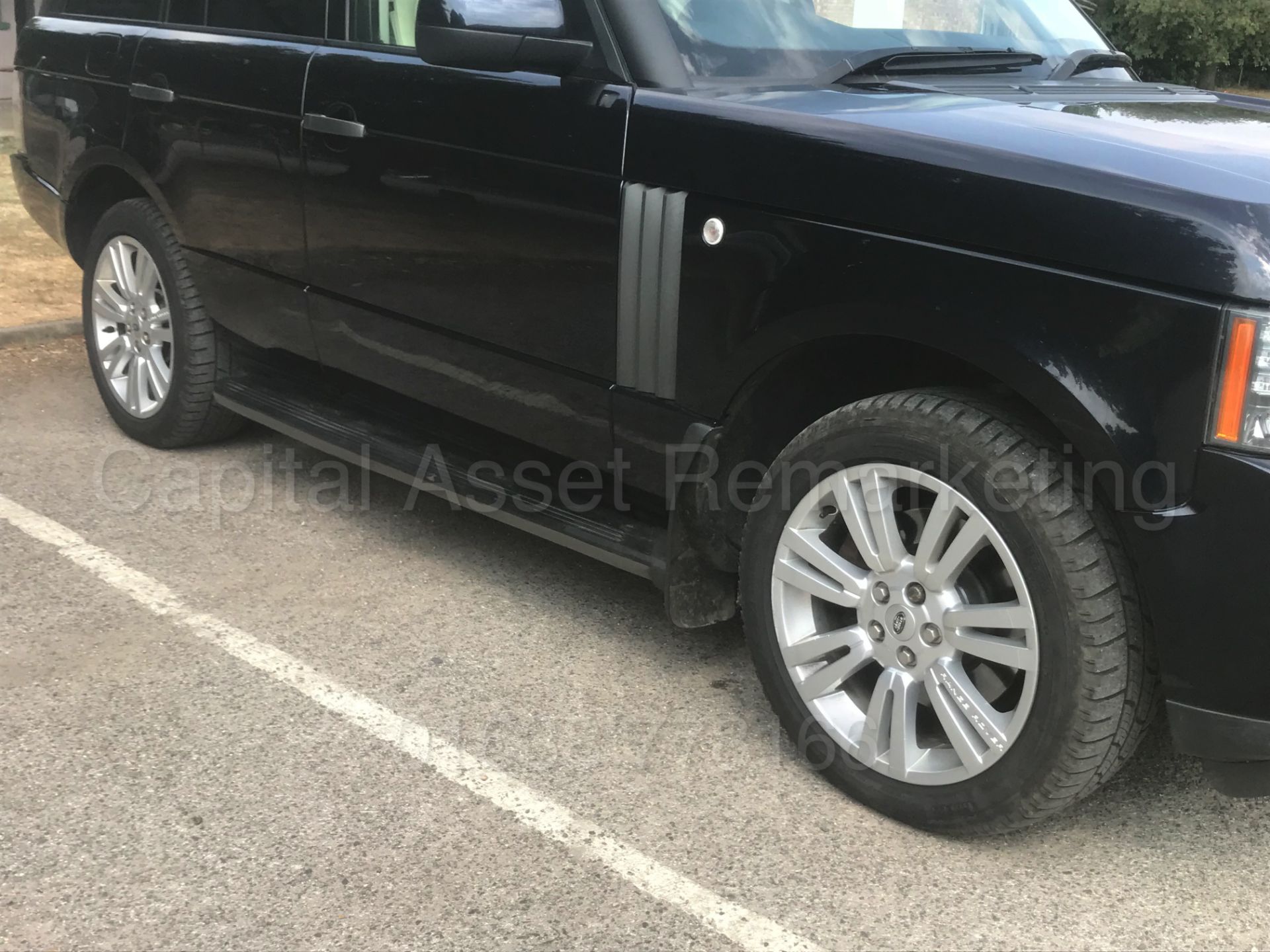 RANGE ROVER VOGUE **SE EDITION** (2010 - FACELIFT EDITION) 'TDV8 - 268 BHP - AUTO' **FULLY LOADED** - Image 17 of 62