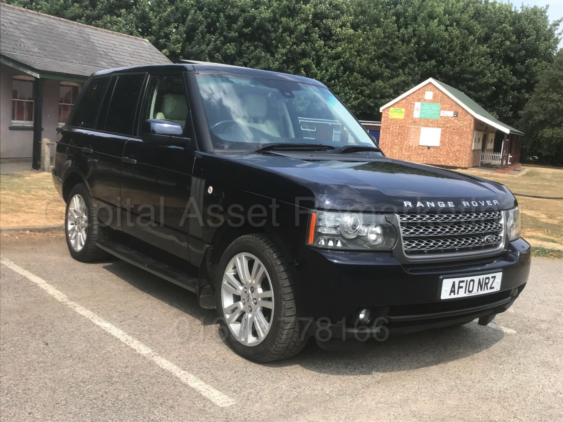 RANGE ROVER VOGUE **SE EDITION** (2010 - FACELIFT EDITION) 'TDV8 - 268 BHP - AUTO' **FULLY LOADED** - Image 2 of 62