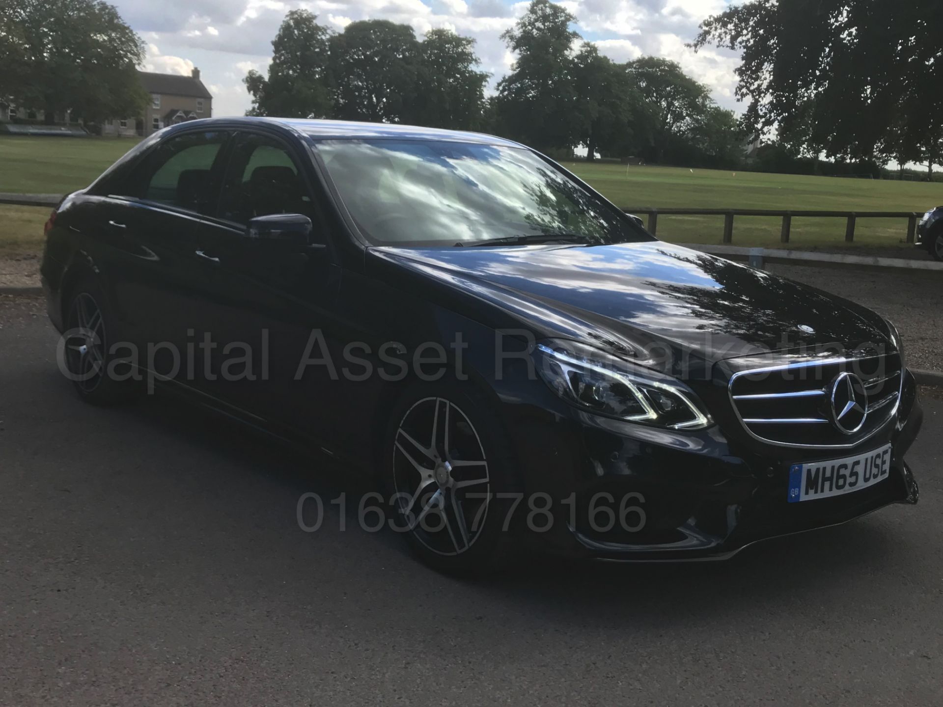 MERCEDES-BENZ E220D *AMG - NIGHT EDITION* SALOON (2016) '7G AUTO - LEATHER - SAT NAV' *LOW MILES* - Image 11 of 43