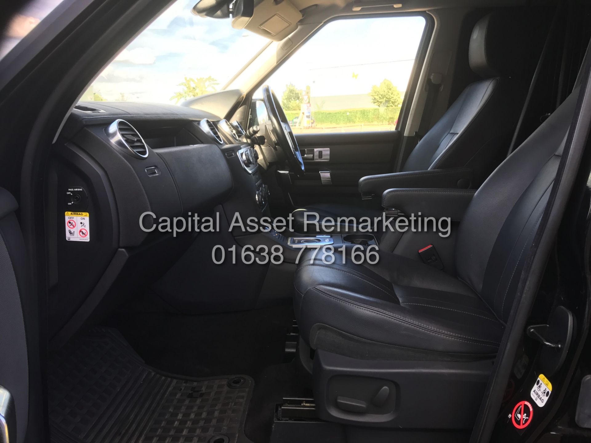 ON SALE LAND ROVER DISCOVERY 4 "3.0SDV6 - AUTO"COMMERCIAL (2014 MODEL) HUGE SPEC - SAT NAV -LEATHER - Image 20 of 31