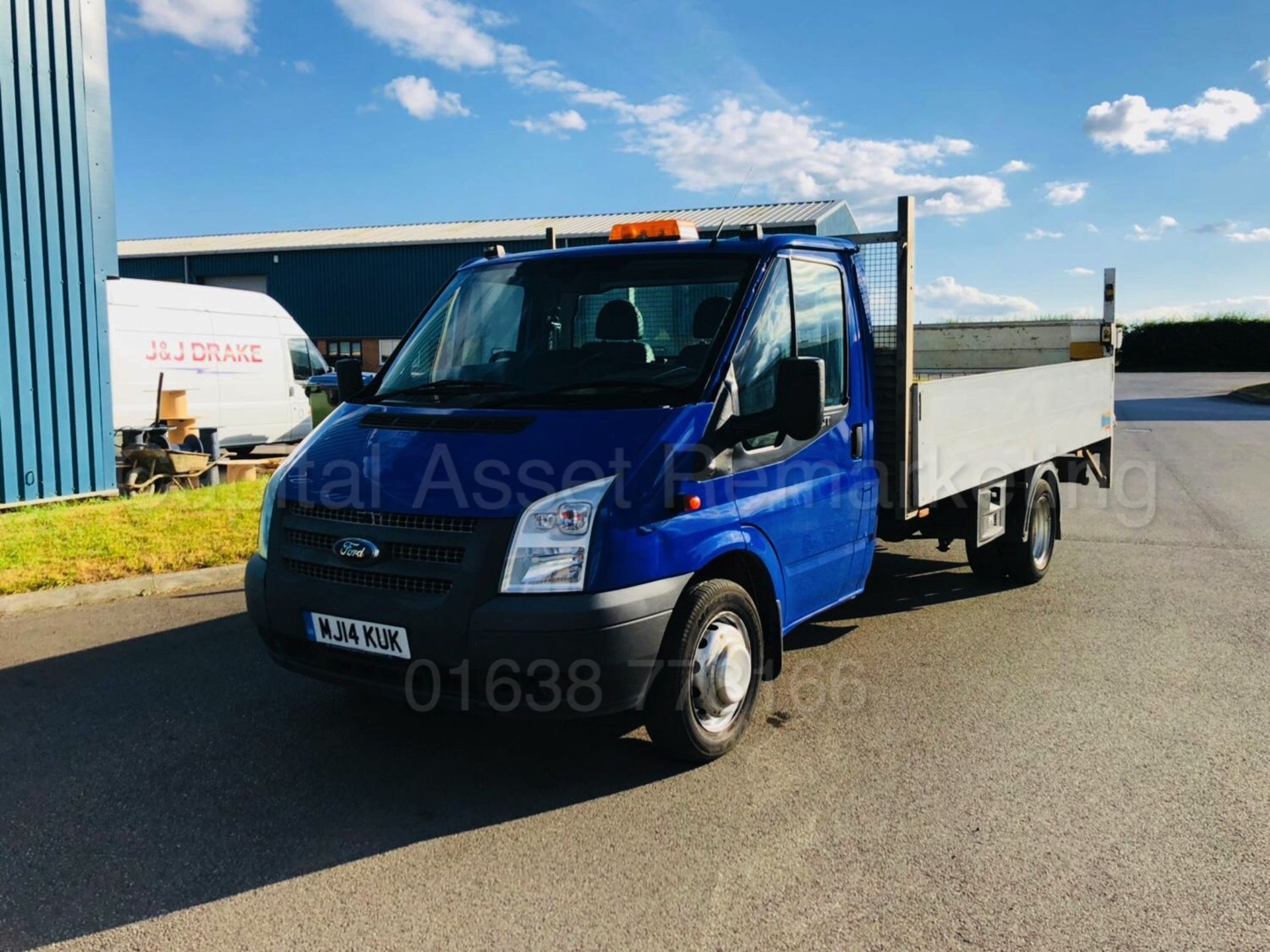 FORD TRANSIT 125 T350 'LWB - DROPSIDE' (2014) '2.2 TDCI - 125 BHP - 6 SPEED' **TAIL-LIFT** (1 OWNER) - Image 11 of 38