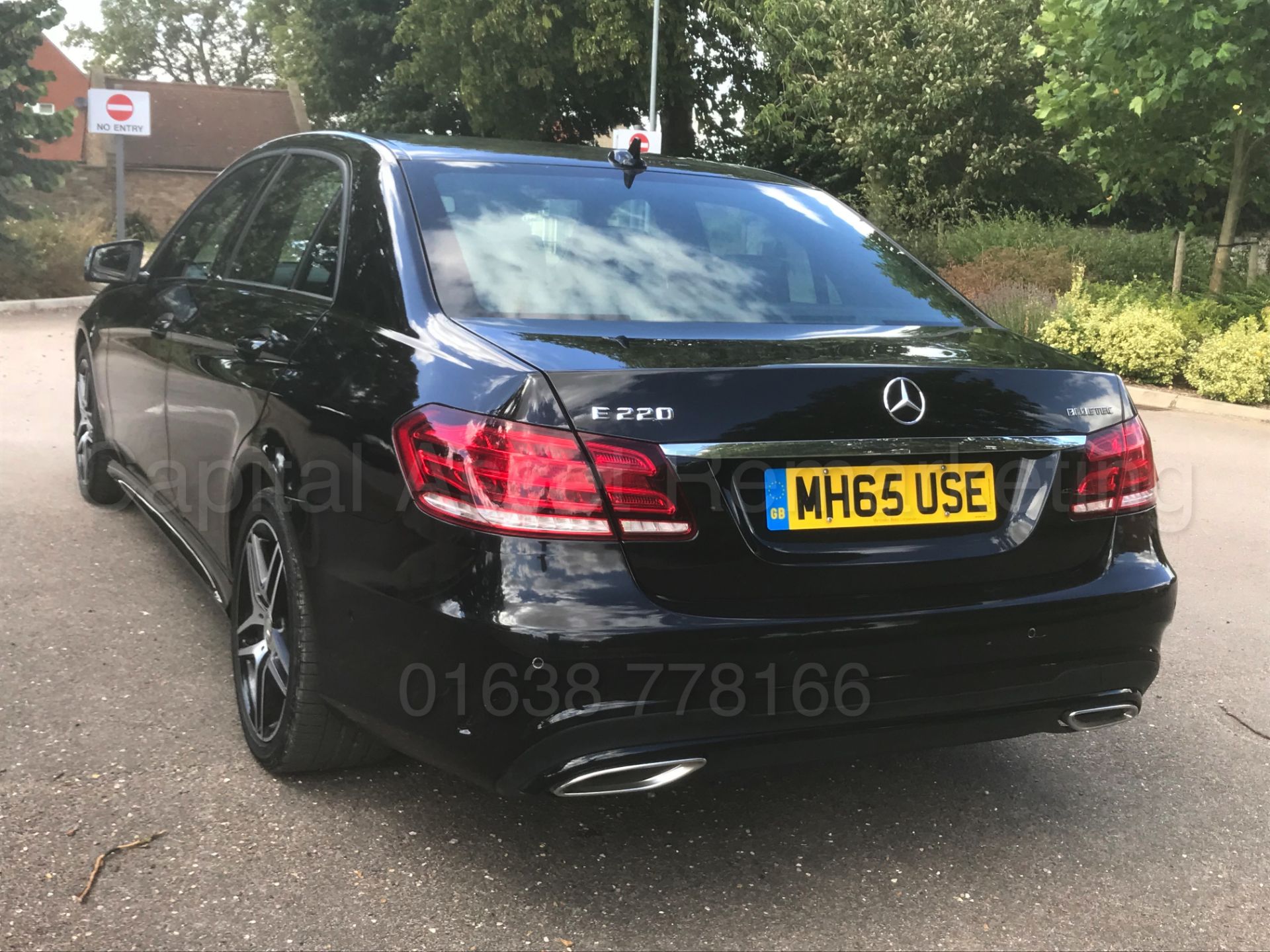 MERCEDES-BENZ E220D *AMG - NIGHT EDITION* SALOON (2016) '7G AUTO - LEATHER - SAT NAV' *LOW MILES* - Image 5 of 43