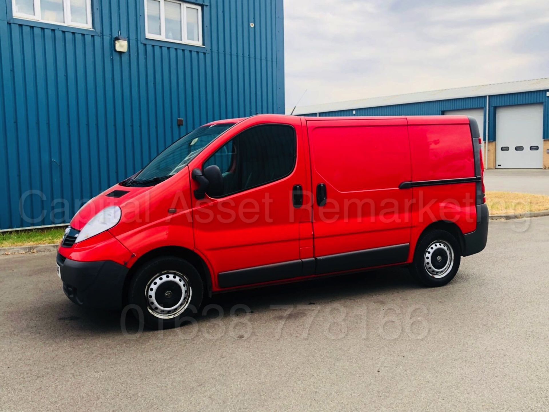 VAUXHALL VIVARO 2700 'SWB - PANEL VAN' (2013 MODEL) '2.0 CDTI - 115 BHP - 6 SPEED' **AIR CON** - Image 11 of 32