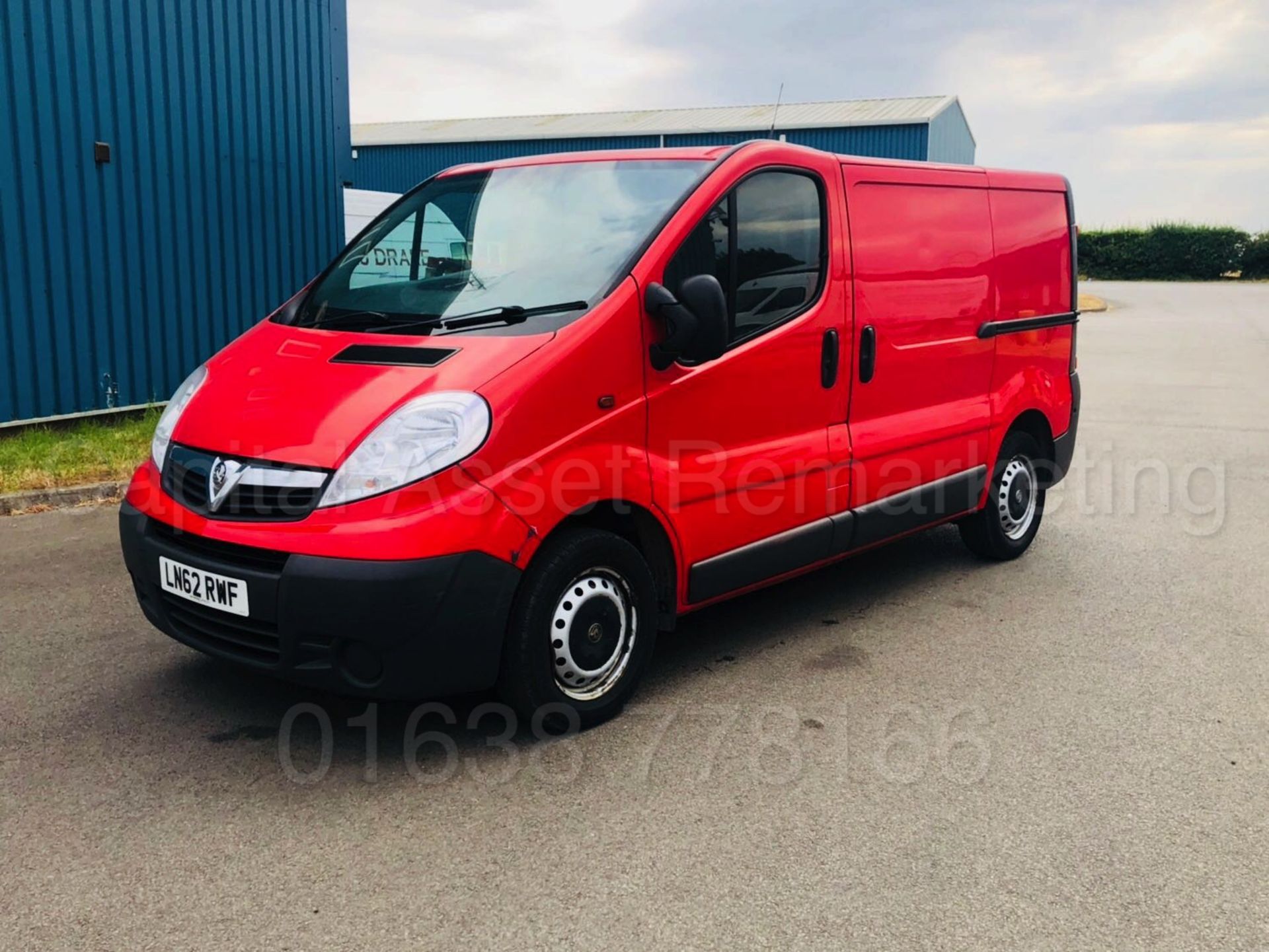 VAUXHALL VIVARO 2700 'SWB - PANEL VAN' (2013 MODEL) '2.0 CDTI - 115 BHP - 6 SPEED' **AIR CON** - Image 5 of 32