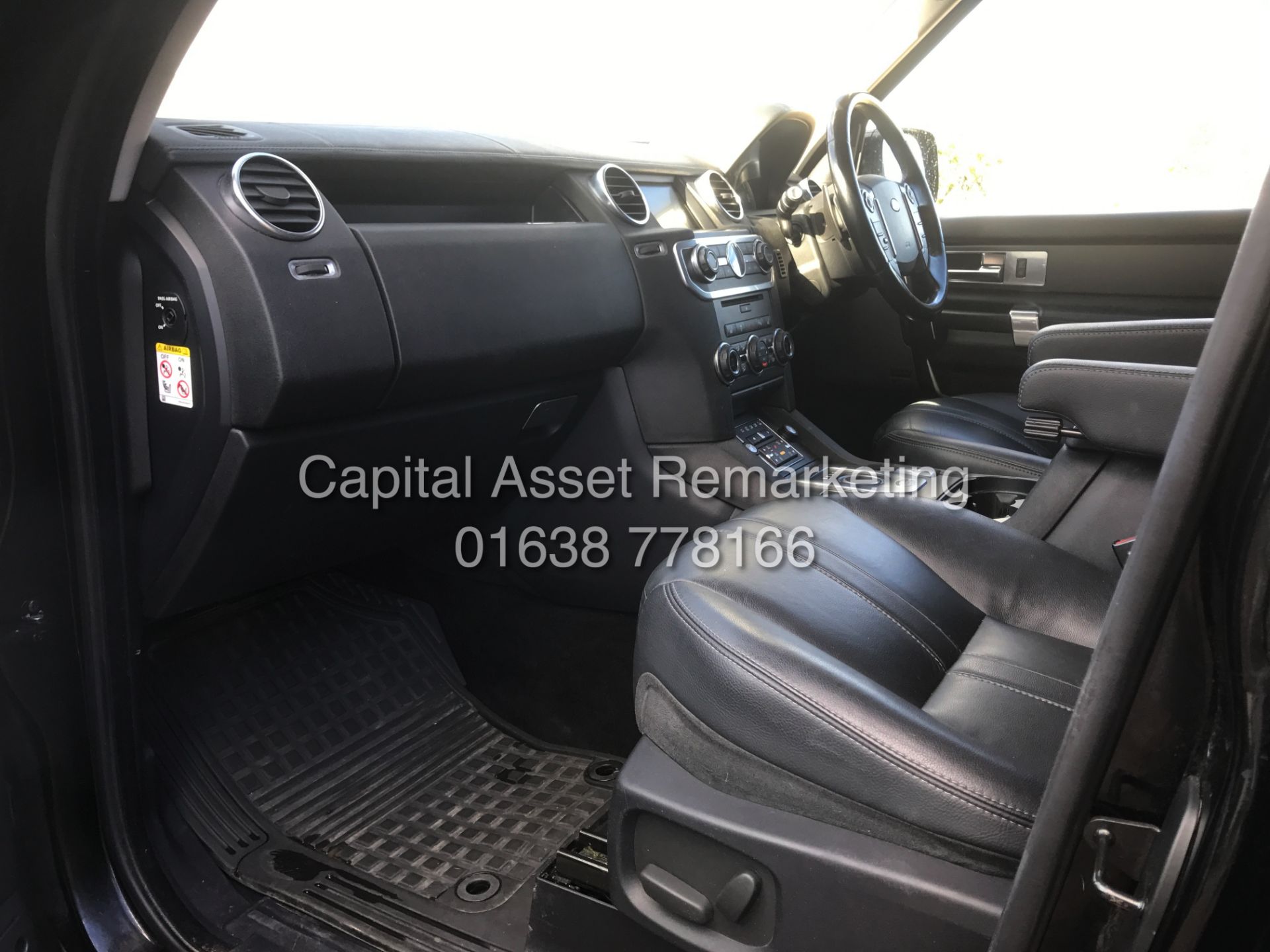 ON SALE LAND ROVER DISCOVERY 4 "3.0SDV6 - AUTO"COMMERCIAL (2014 MODEL) HUGE SPEC - SAT NAV -LEATHER - Image 21 of 31