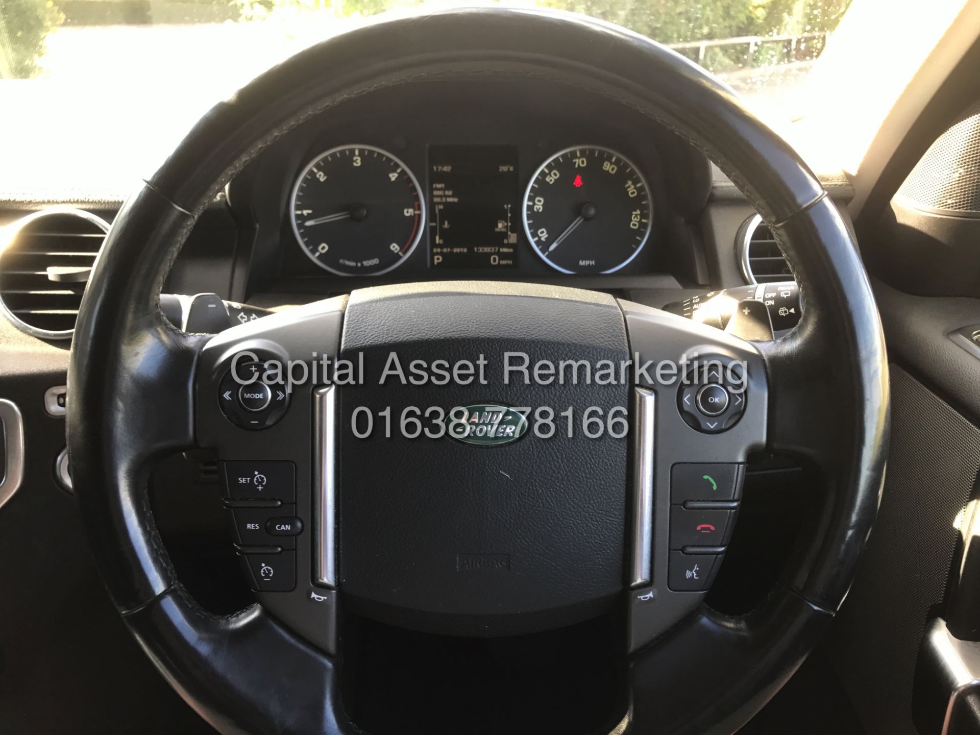 ON SALE LAND ROVER DISCOVERY 4 "3.0SDV6 - AUTO"COMMERCIAL (2014 MODEL) HUGE SPEC - SAT NAV -LEATHER - Image 23 of 31