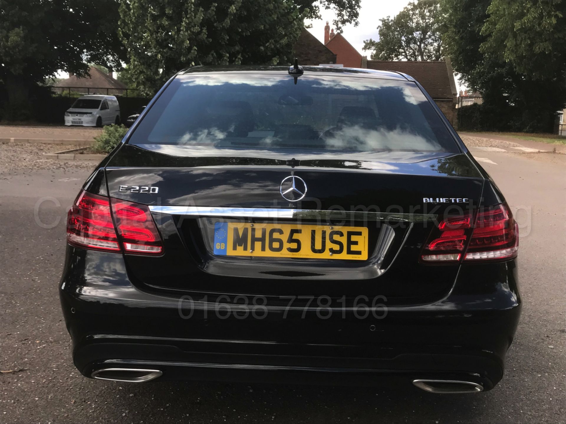 MERCEDES-BENZ E220D *AMG - NIGHT EDITION* SALOON (2016) '7G AUTO - LEATHER - SAT NAV' *LOW MILES* - Image 6 of 43