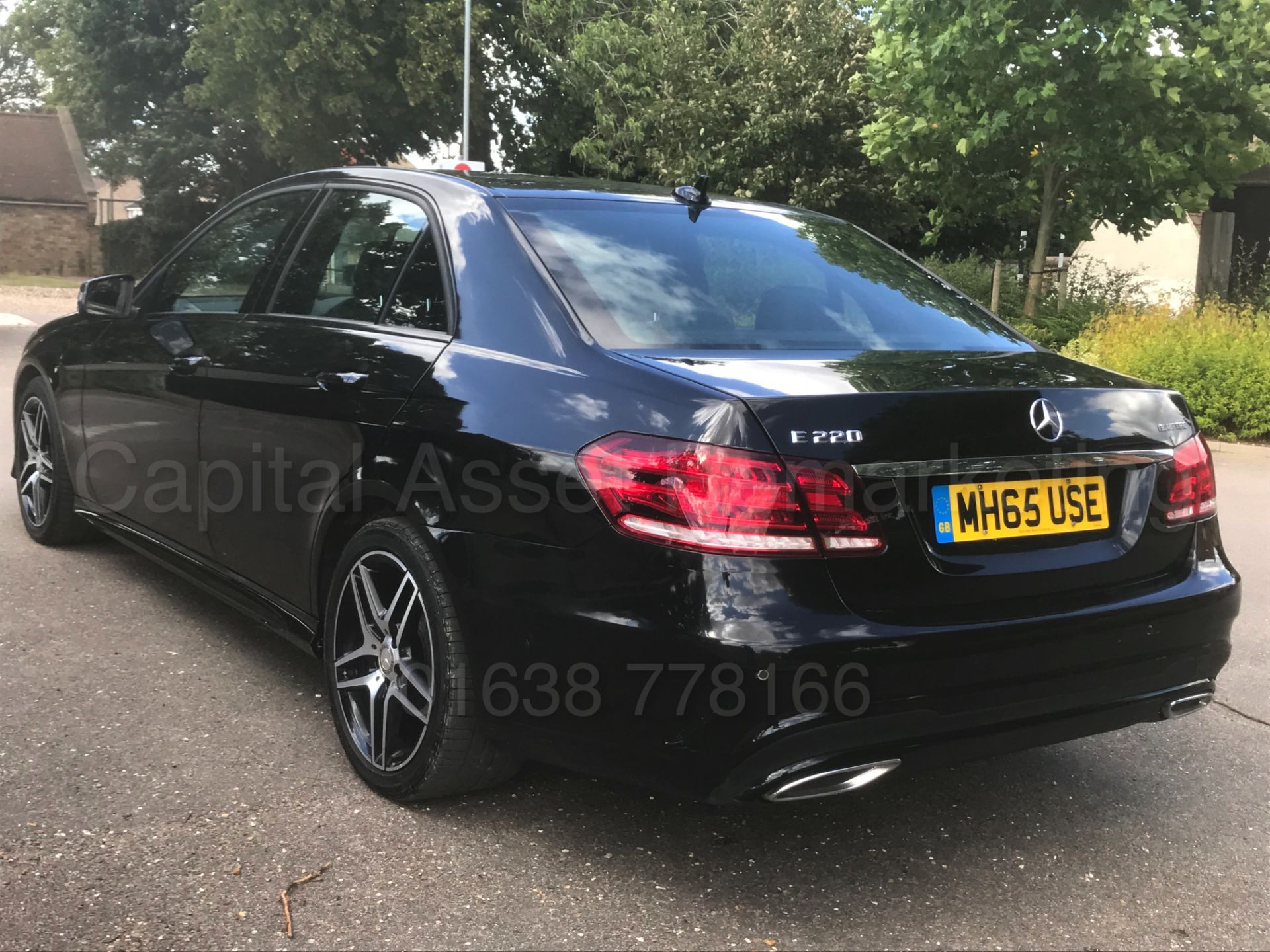 MERCEDES-BENZ E220D *AMG - NIGHT EDITION* SALOON (2016) '7G AUTO - LEATHER - SAT NAV' *LOW MILES* - Image 4 of 43