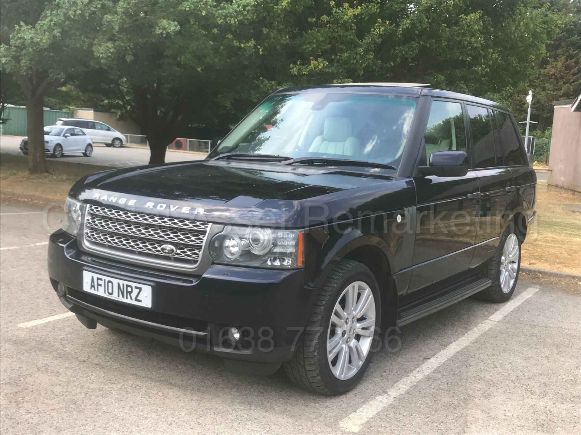 RANGE ROVER VOGUE **SE EDITION** (2010 - FACELIFT EDITION) 'TDV8 - 268 BHP - AUTO' **FULLY LOADED** - Image 4 of 62