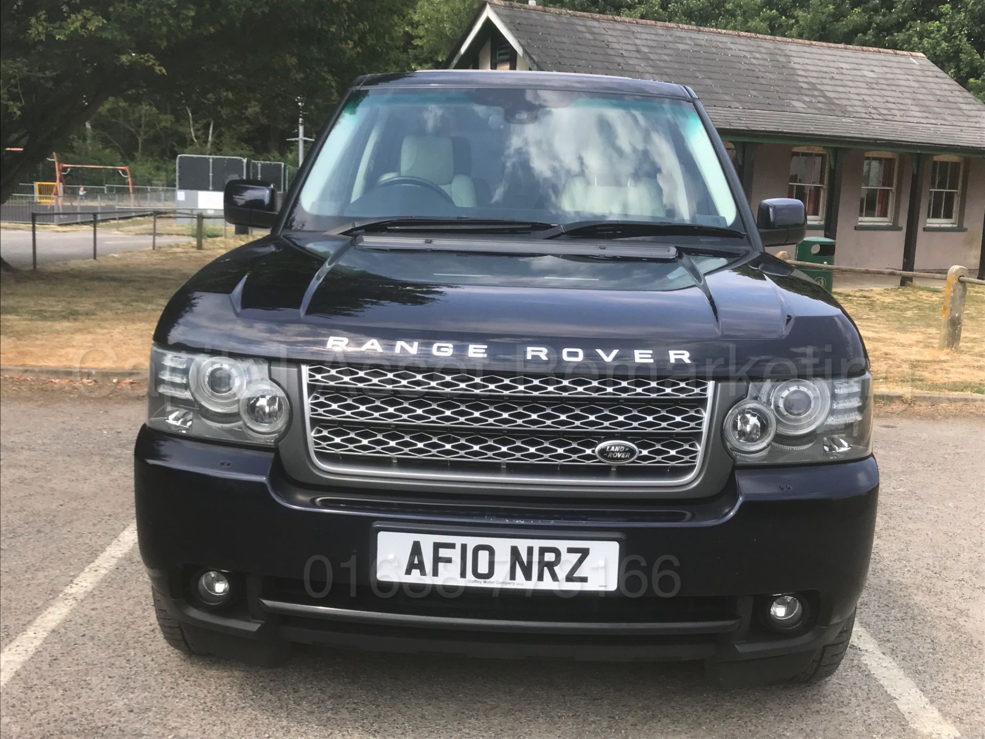 RANGE ROVER VOGUE **SE EDITION** (2010 - FACELIFT EDITION) 'TDV8 - 268 BHP - AUTO' **FULLY LOADED** - Image 3 of 62