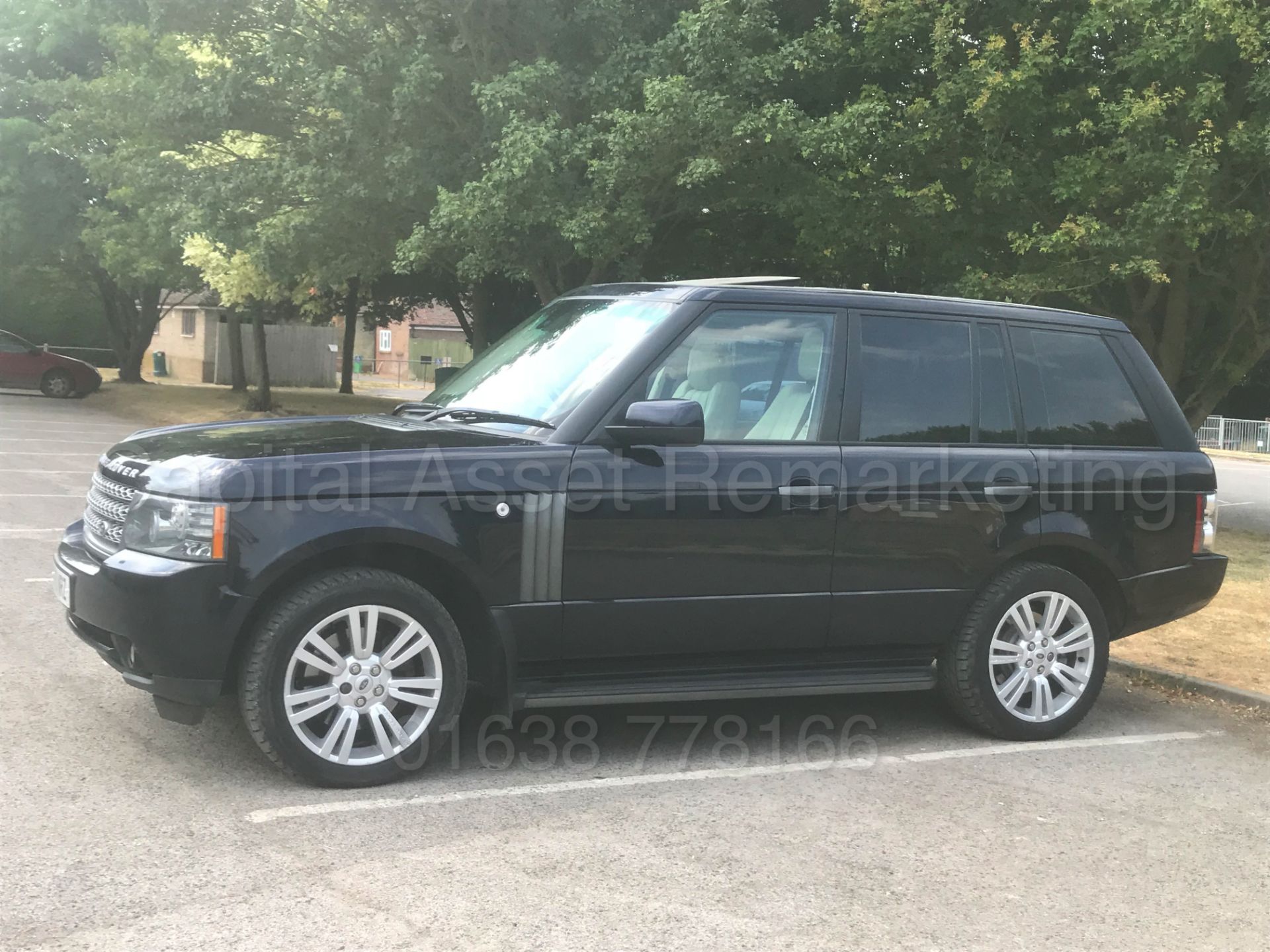 RANGE ROVER VOGUE **SE EDITION** (2010 - FACELIFT EDITION) 'TDV8 - 268 BHP - AUTO' **FULLY LOADED** - Image 7 of 62