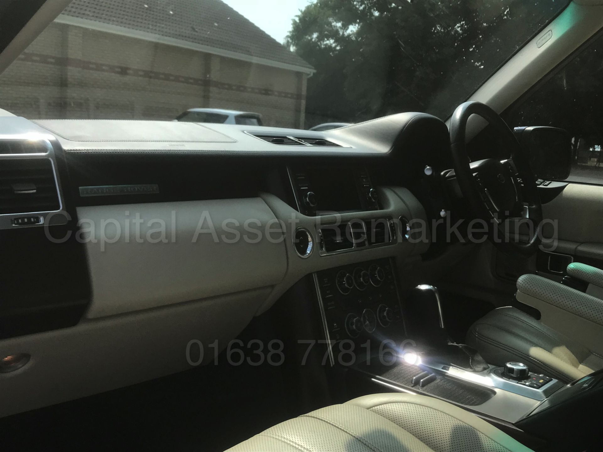 RANGE ROVER VOGUE **SE EDITION** (2010 - FACELIFT EDITION) 'TDV8 - 268 BHP - AUTO' **FULLY LOADED** - Image 26 of 62