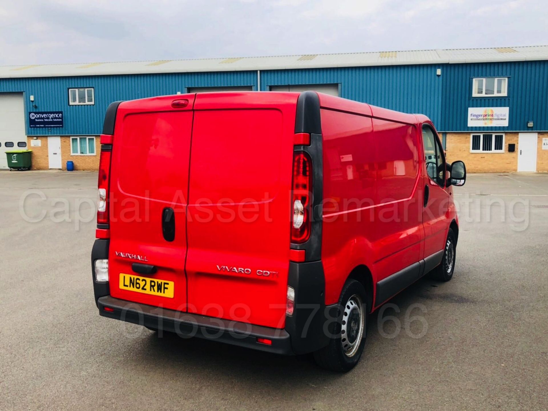 (ON SALE) VAUXHALL VIVARO 2700 'SWB - PANEL VAN' (2013 MODEL) '2.0 CDTI - 115 - 6 SPEED' **AIR CON** - Image 11 of 32