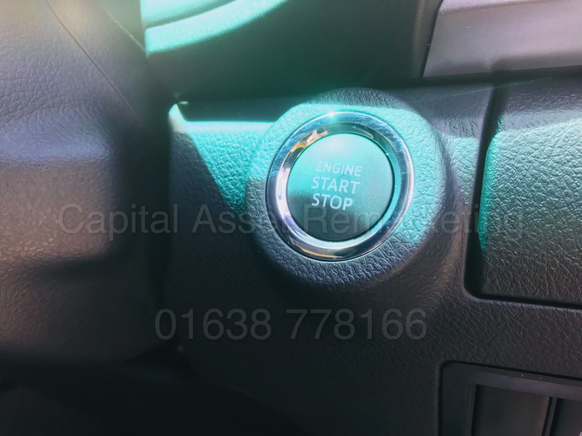 TOYOTA HILUX **INVINCIBLE X** (2018) D/CAB PICK-UP 'D-4D - AUTO - LEATHER - SAT NAV' *STOP/START* - Image 42 of 59