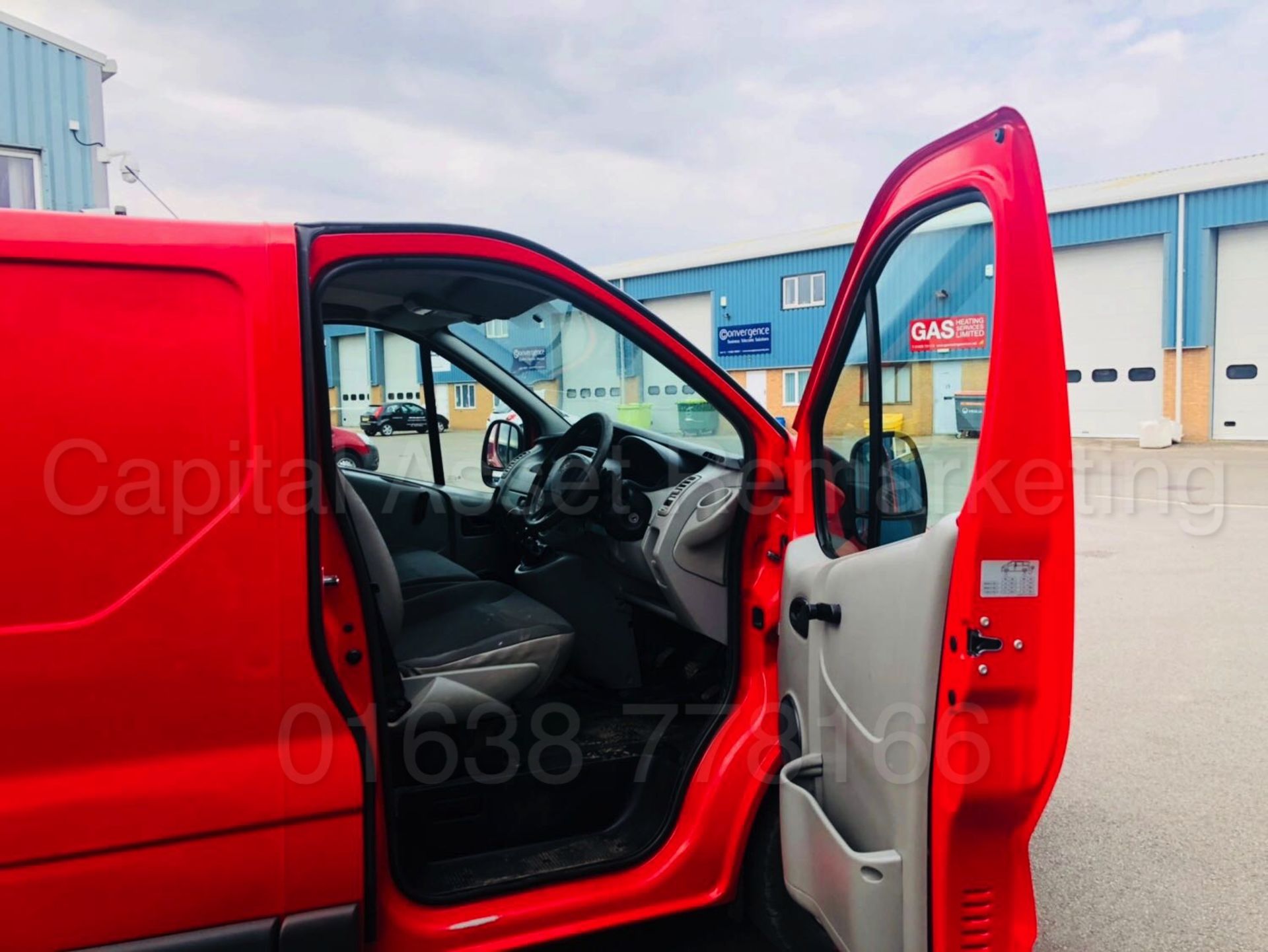 (ON SALE) VAUXHALL VIVARO 2700 'SWB - PANEL VAN' (2013 MODEL) '2.0 CDTI - 115 - 6 SPEED' **AIR CON** - Bild 22 aus 32