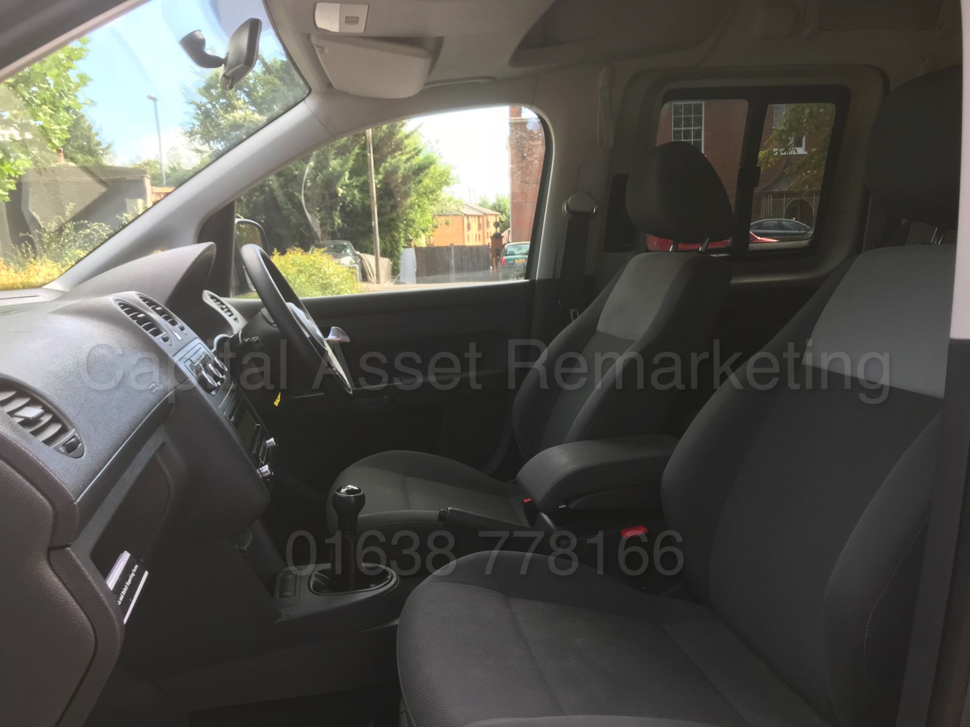 VOLKSWAGEN CADDY C20 MAXI *LIFE* (2012) '1.6 TDI- 102 BHP - STOP/START' *A/C* (7 SEATER) (NO VAT) - Bild 21 aus 41