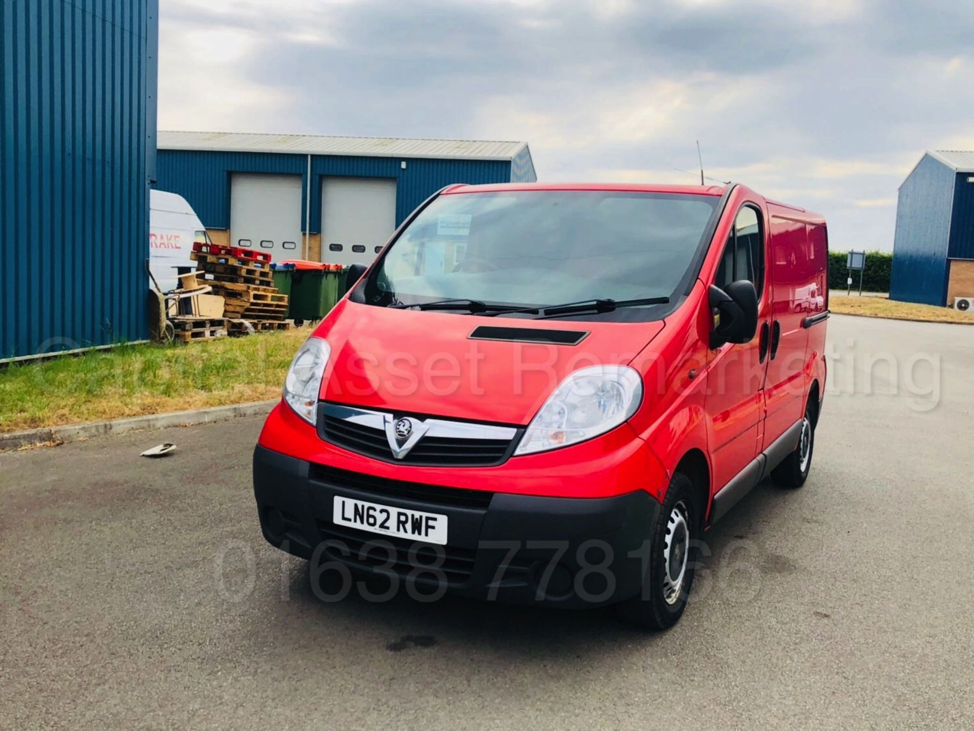 (ON SALE) VAUXHALL VIVARO 2700 'SWB - PANEL VAN' (2013 MODEL) '2.0 CDTI - 115 - 6 SPEED' **AIR CON** - Image 4 of 32