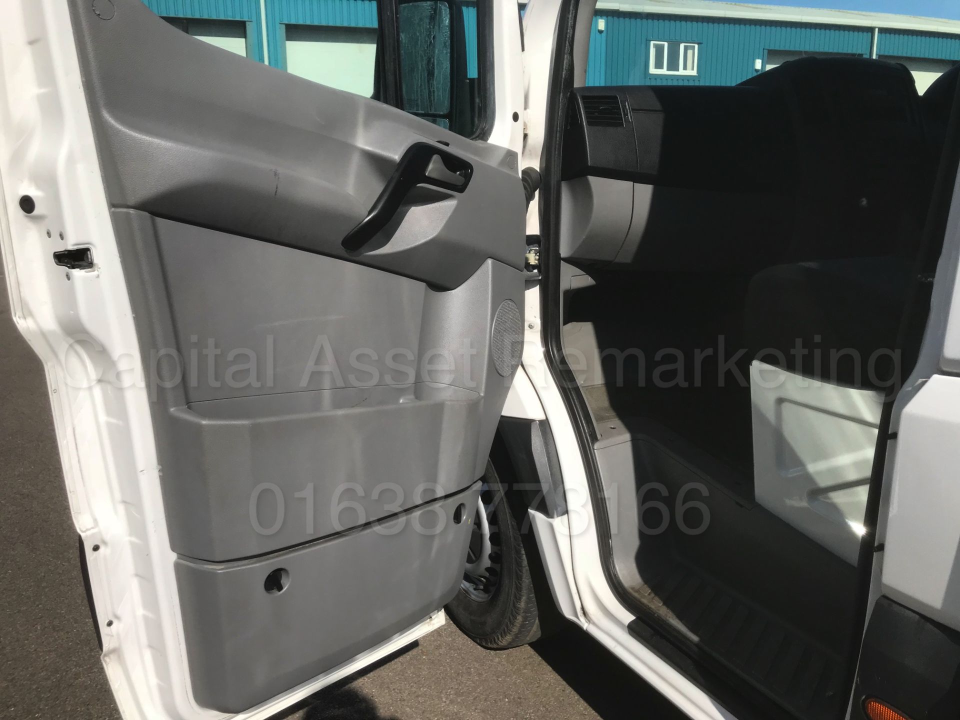 VOLKSWAGEN CRAFTER CR35 'LWB HI-ROOF / PANEL VAN' (2014 MODEL) '2.0 TDI - 109 BHP - 6 SPEED' - Bild 10 aus 23