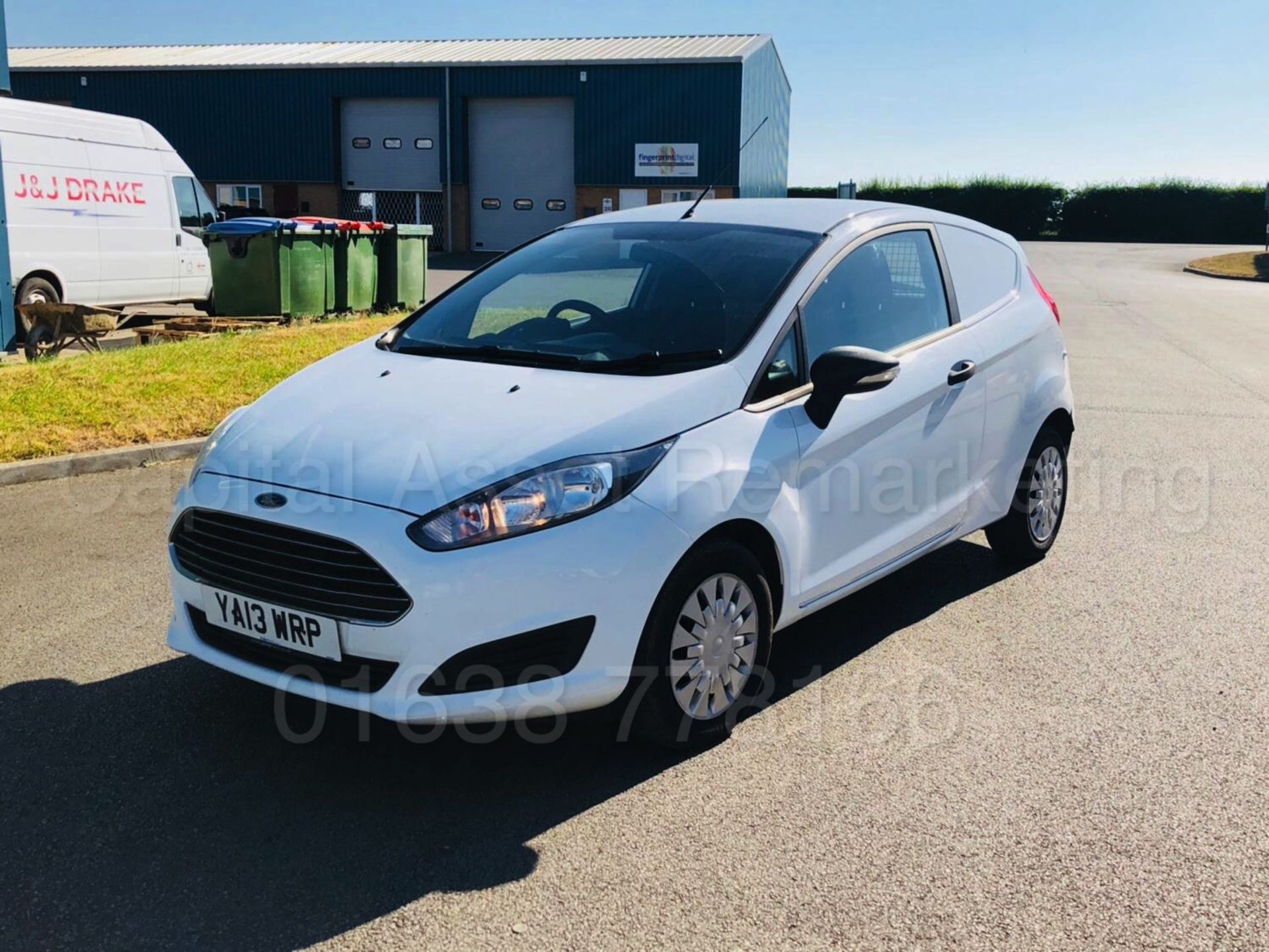 FORD FIESTA *TECH EDITION* 'LCV - PANEL VAN' (2013) 1.6 TDCI *ECONETIC* - STOP / START' - Bild 4 aus 32