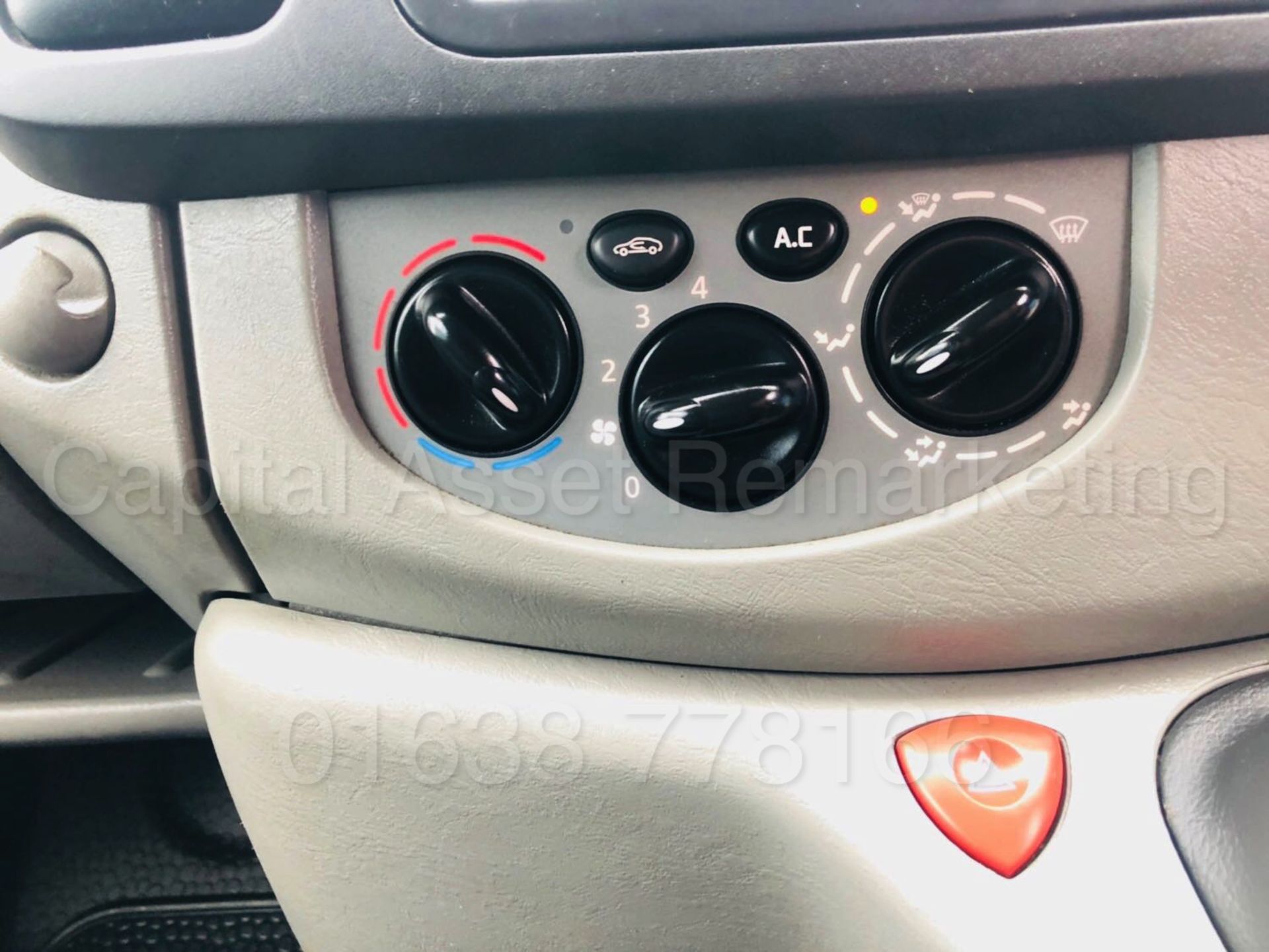 (ON SALE) VAUXHALL VIVARO 2700 'SWB - PANEL VAN' (2013 MODEL) '2.0 CDTI - 115 - 6 SPEED' **AIR CON** - Bild 21 aus 32