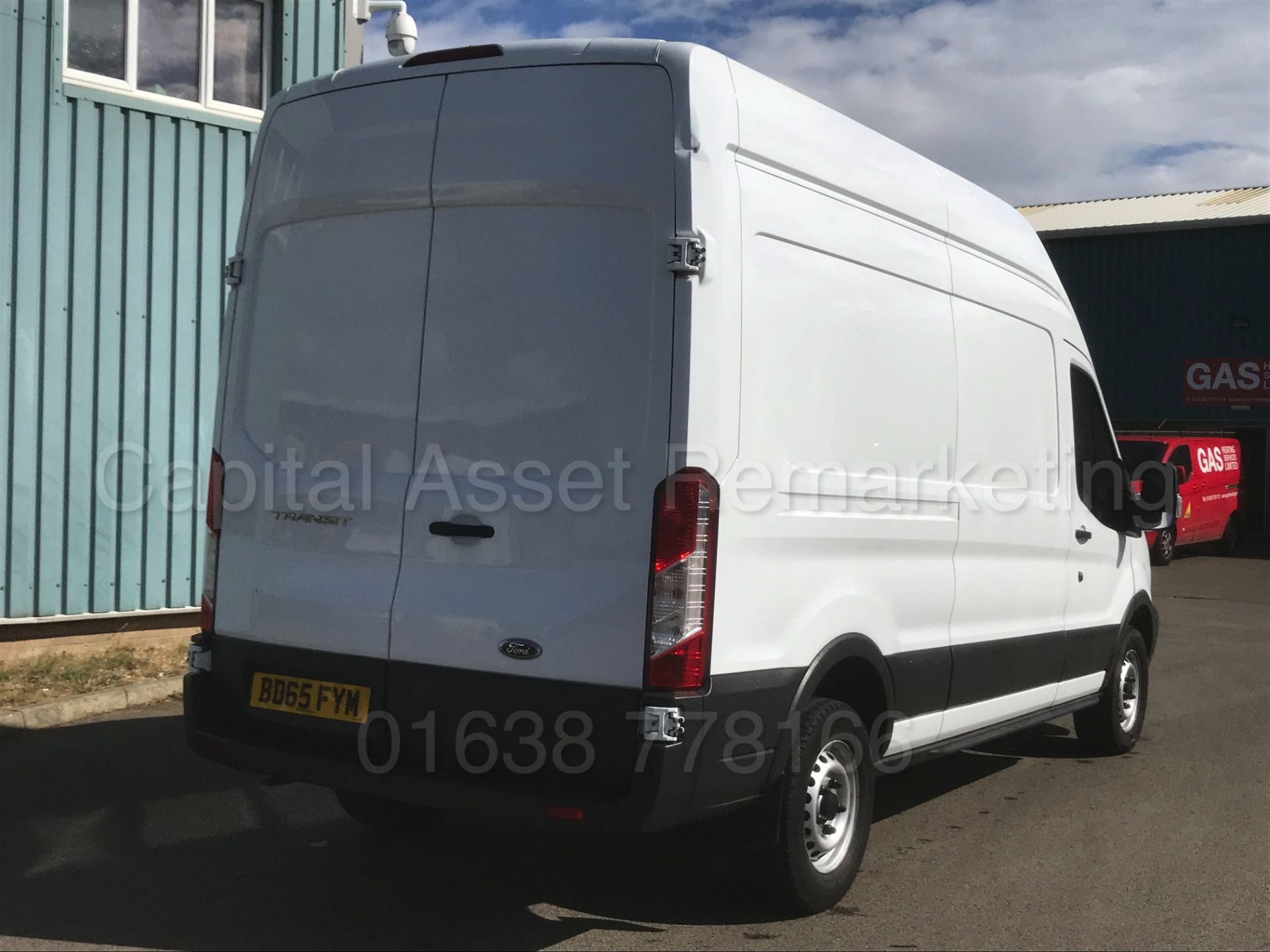 FORD TRANSIT T350 'LWB HI-ROOF - PANEL VAN' (2016 MODEL) '2.2 TDCI - 125 BHP - 6 SPEED' - Image 10 of 34