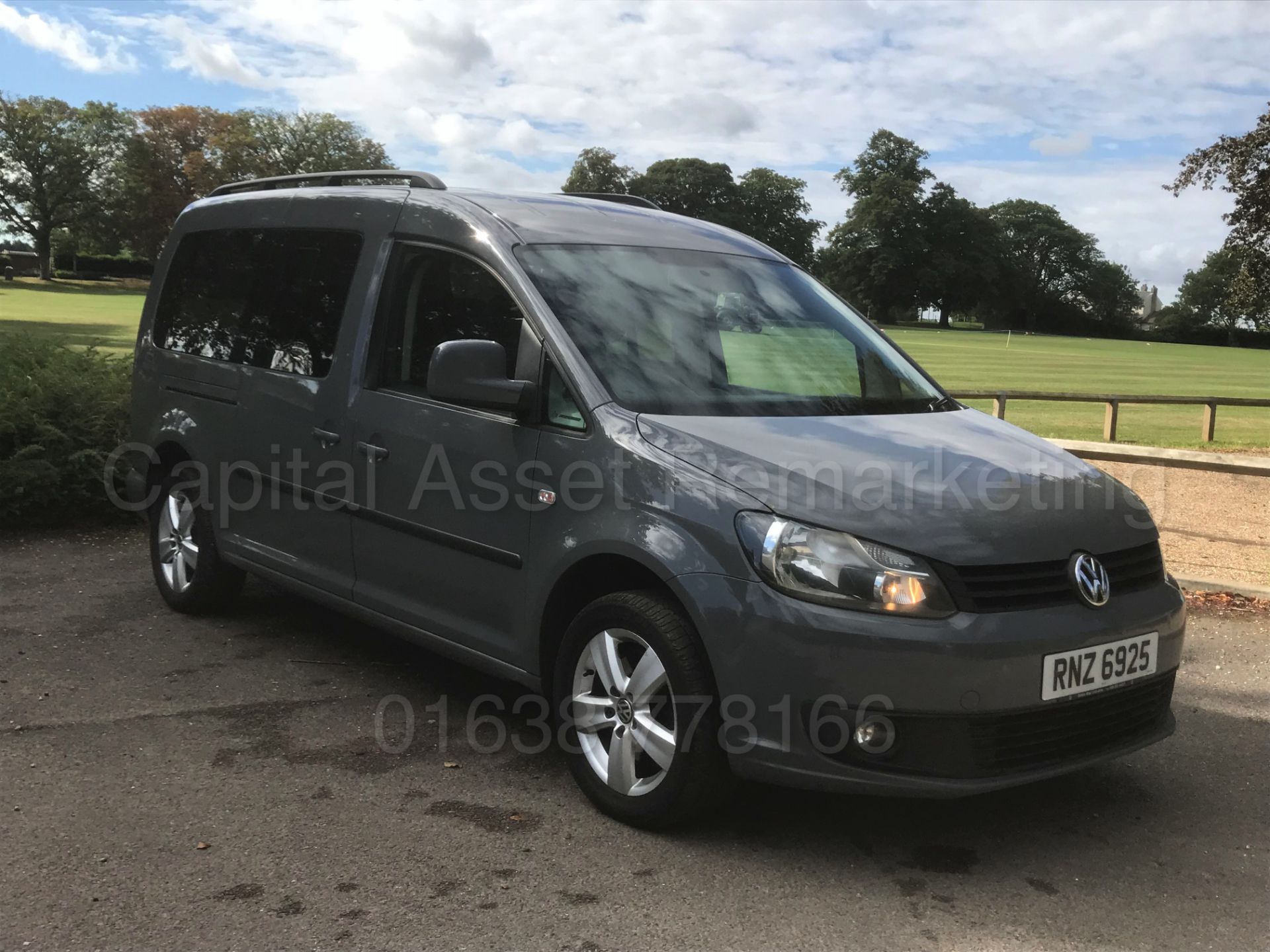 VOLKSWAGEN CADDY C20 MAXI *LIFE* (2012) '1.6 TDI- 102 BHP - STOP/START' *A/C* (7 SEATER) (NO VAT) - Image 3 of 41