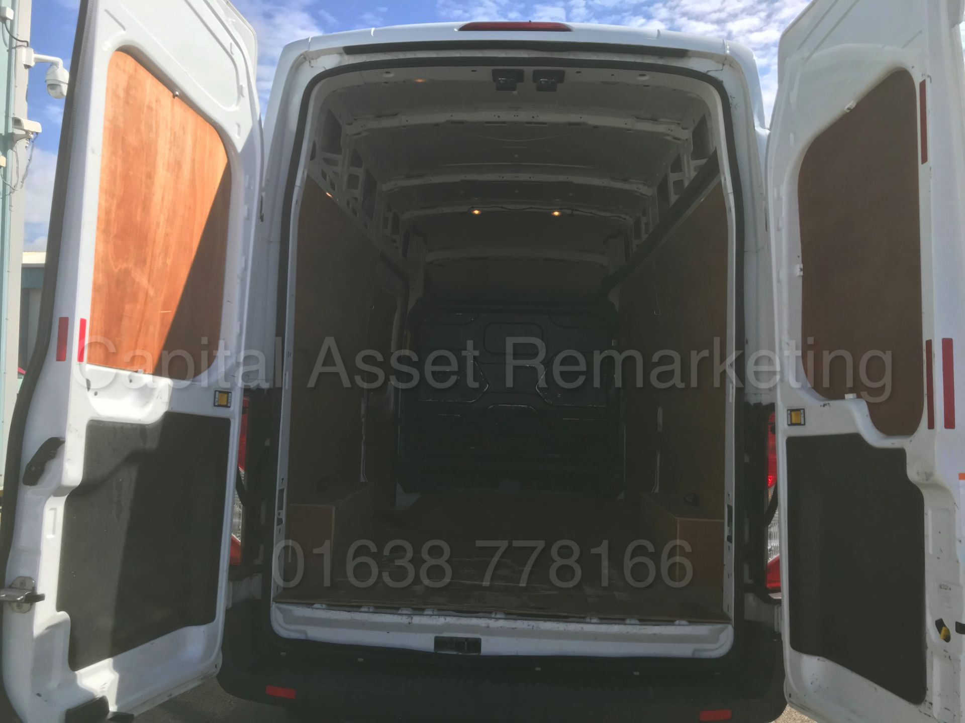 FORD TRANSIT T350 'LWB HI-ROOF - PANEL VAN' (2016 MODEL) '2.2 TDCI - 125 BHP - 6 SPEED' - Bild 21 aus 34