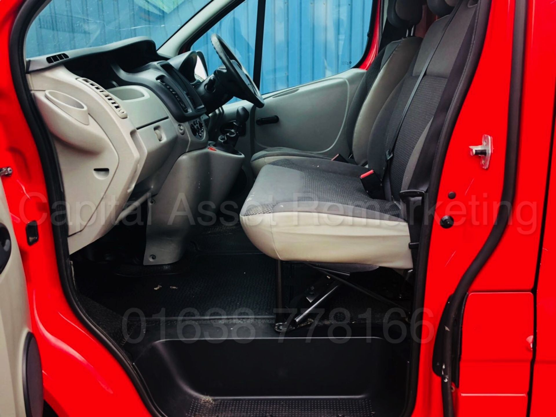 (ON SALE) VAUXHALL VIVARO 2700 'SWB - PANEL VAN' (2013 MODEL) '2.0 CDTI - 115 - 6 SPEED' **AIR CON** - Image 23 of 32