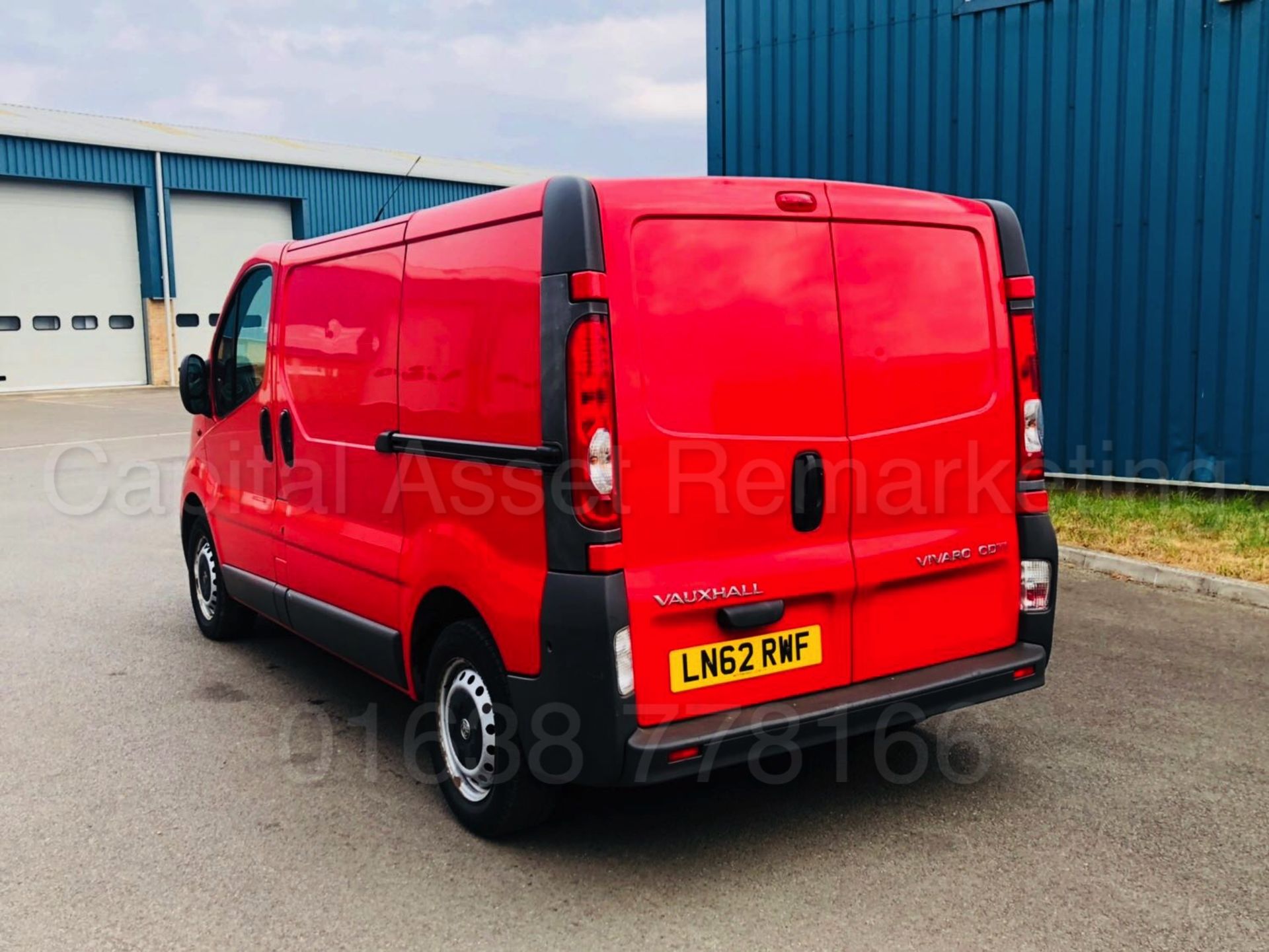 (ON SALE) VAUXHALL VIVARO 2700 'SWB - PANEL VAN' (2013 MODEL) '2.0 CDTI - 115 - 6 SPEED' **AIR CON** - Bild 9 aus 32