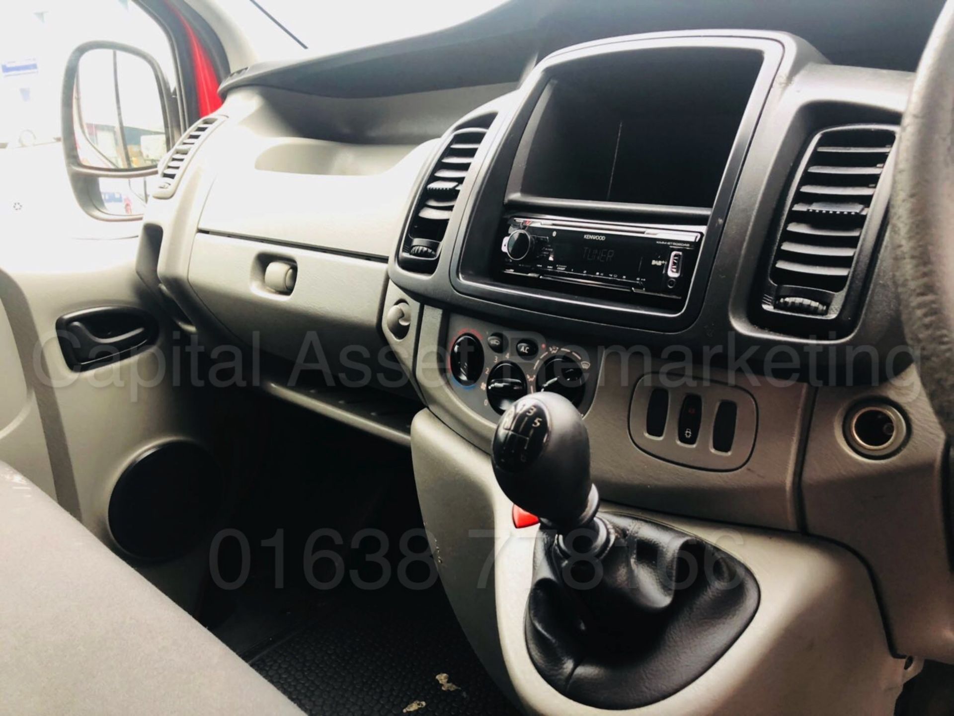 (ON SALE) VAUXHALL VIVARO 2700 'SWB - PANEL VAN' (2013 MODEL) '2.0 CDTI - 115 - 6 SPEED' **AIR CON** - Image 29 of 32