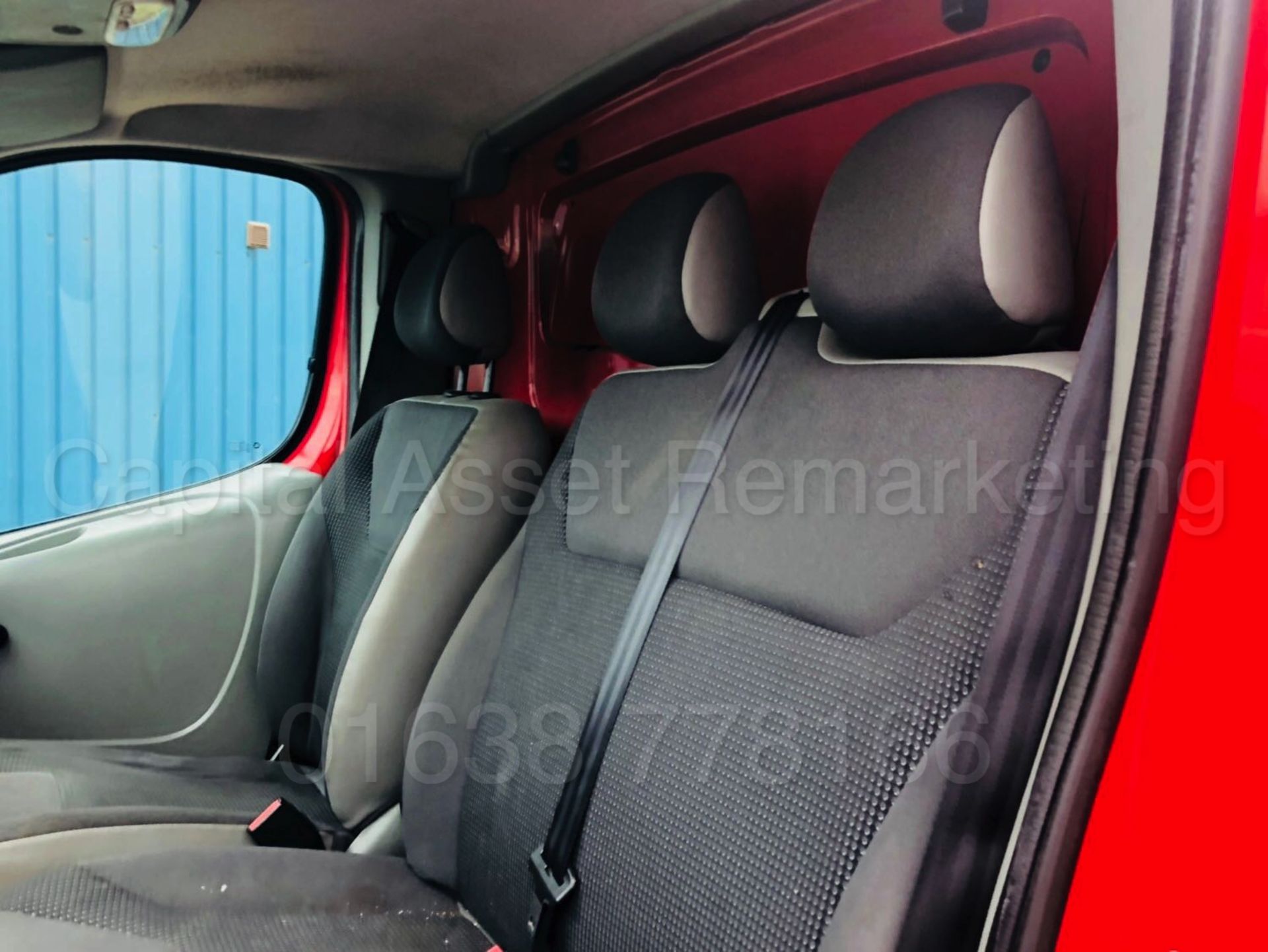 (ON SALE) VAUXHALL VIVARO 2700 'SWB - PANEL VAN' (2013 MODEL) '2.0 CDTI - 115 - 6 SPEED' **AIR CON** - Image 19 of 32