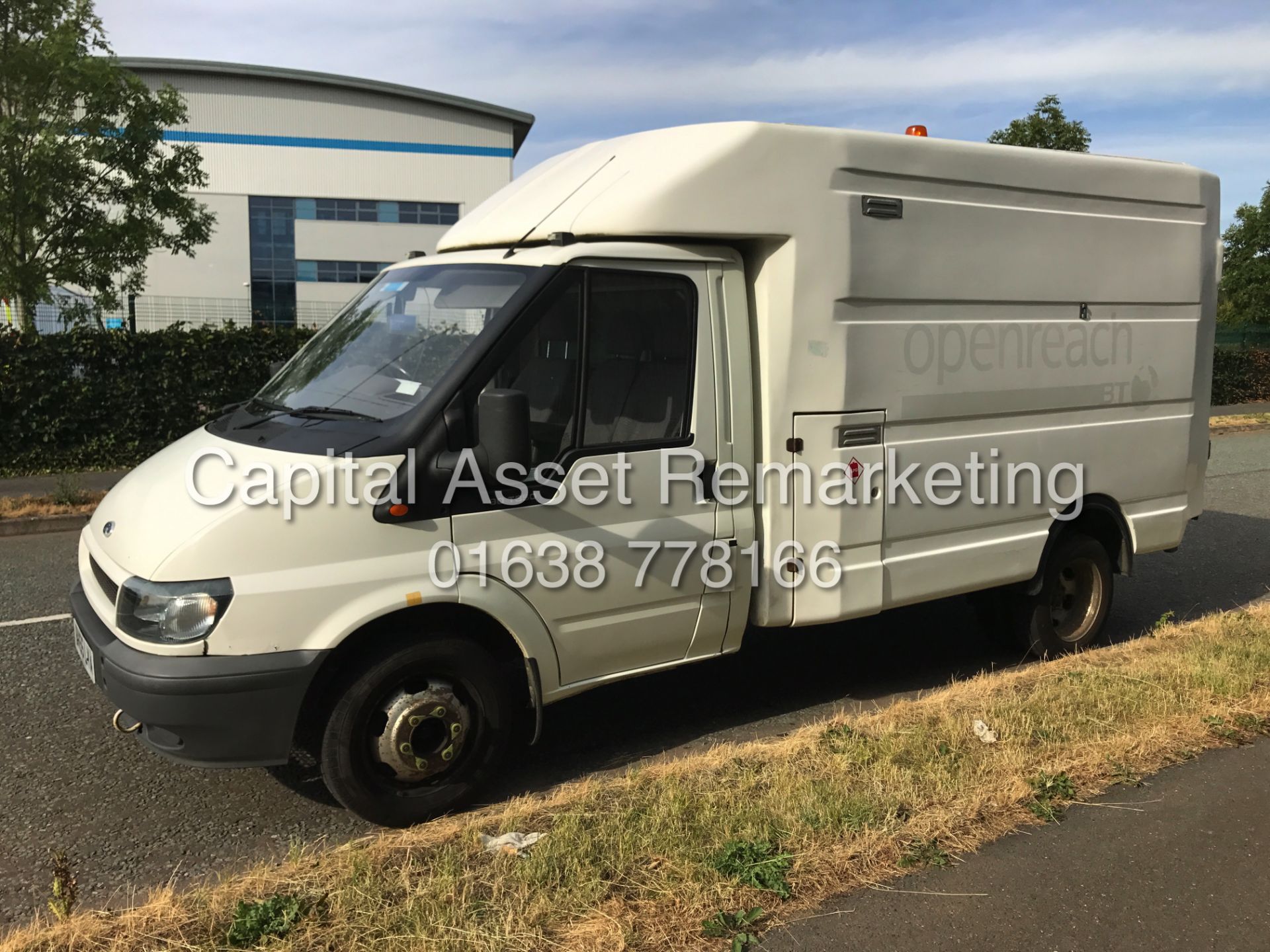 On Sale FORD TRANSIT 2.4TDCI T350 LUTON / BOX VAN (2006 MODEL) 1 OWNER -ONLY 98K FROM NEW - Bild 3 aus 10