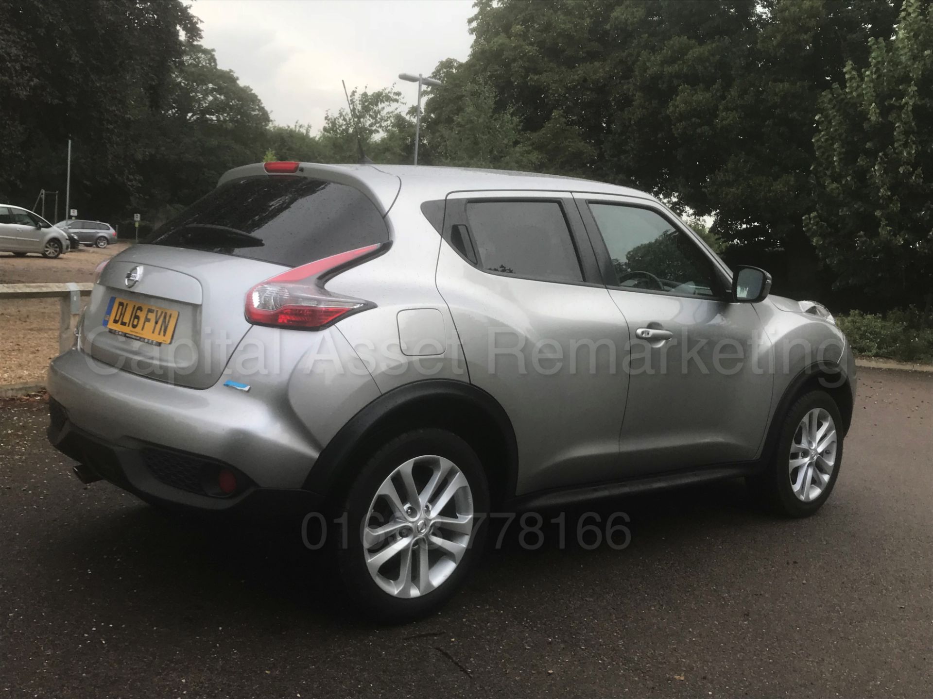 NISSAN JUKE *N-CONNECTA* 5 DOOR (2016) '1.5 DCI - 6 SPEED' **AIR CON - SAT NAV** (1 OWNER - FSH) - Image 11 of 44