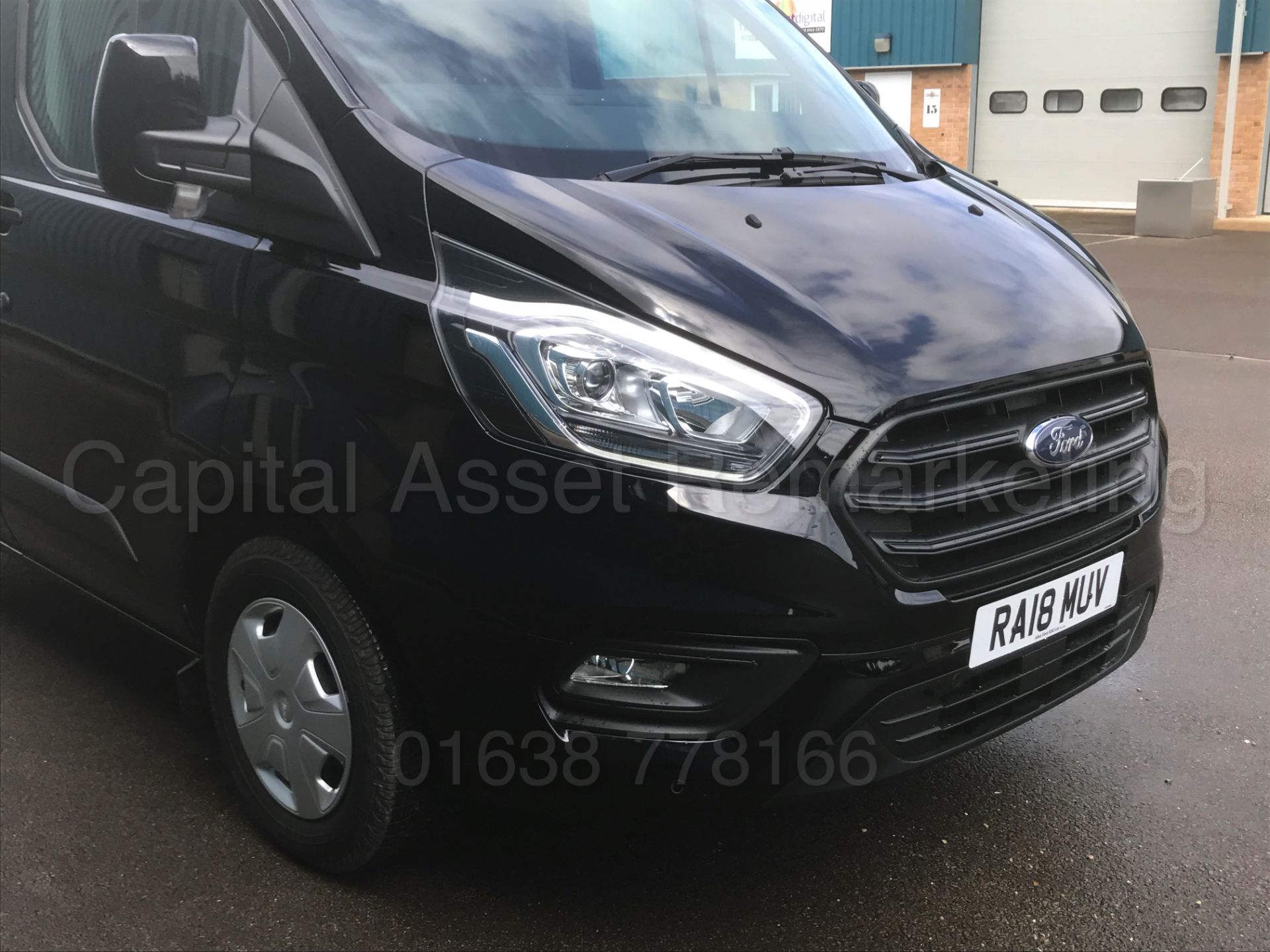 FORD TRANSIT CUSTOM *TREND EDITION* (2018 - ALL NEW MODEL) '2.0 TDCI - 6 SPEED' *DELIVERY MILEAGE* - Bild 16 aus 49