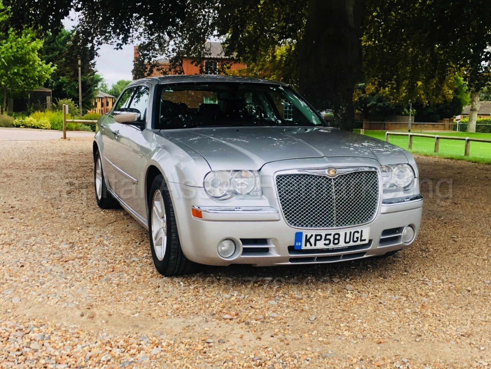 CHRYSLER 300-C *LUXURY EDITION* (2009 MODEL) '3.0 D - 218 BHP - AUTO' *LEATHER - SAT NAV* (NO VAT) - Image 7 of 198