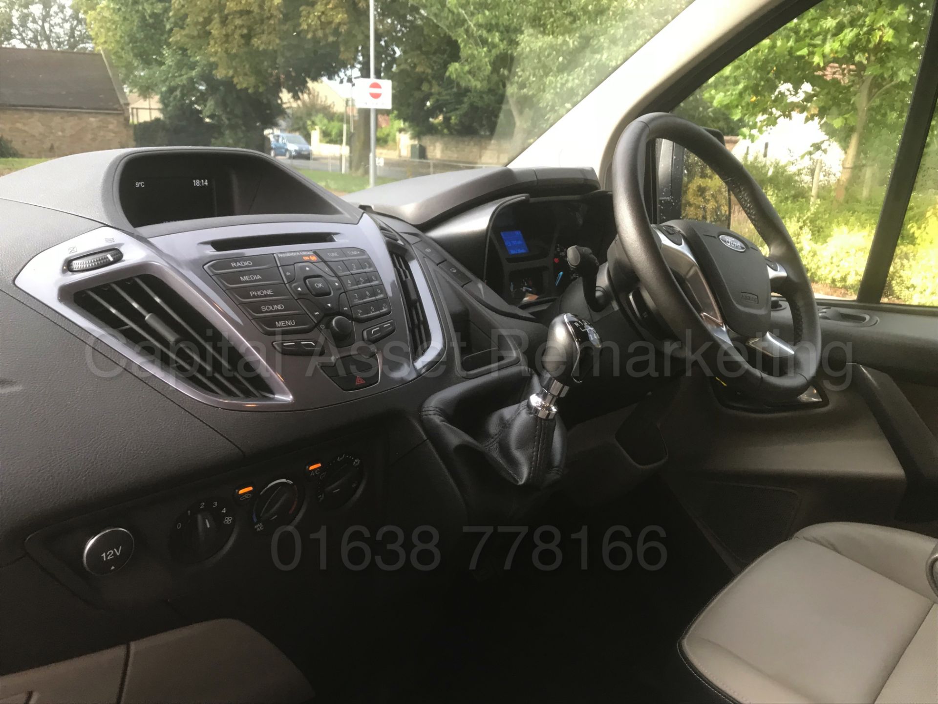 FORD TRANSIT 'TOURNEO' *TITANIUM EDITION* (2018) *9 SEATER MPV* '2.0 TDCI - 6 SPEED' *LOW MILES* - Image 27 of 62