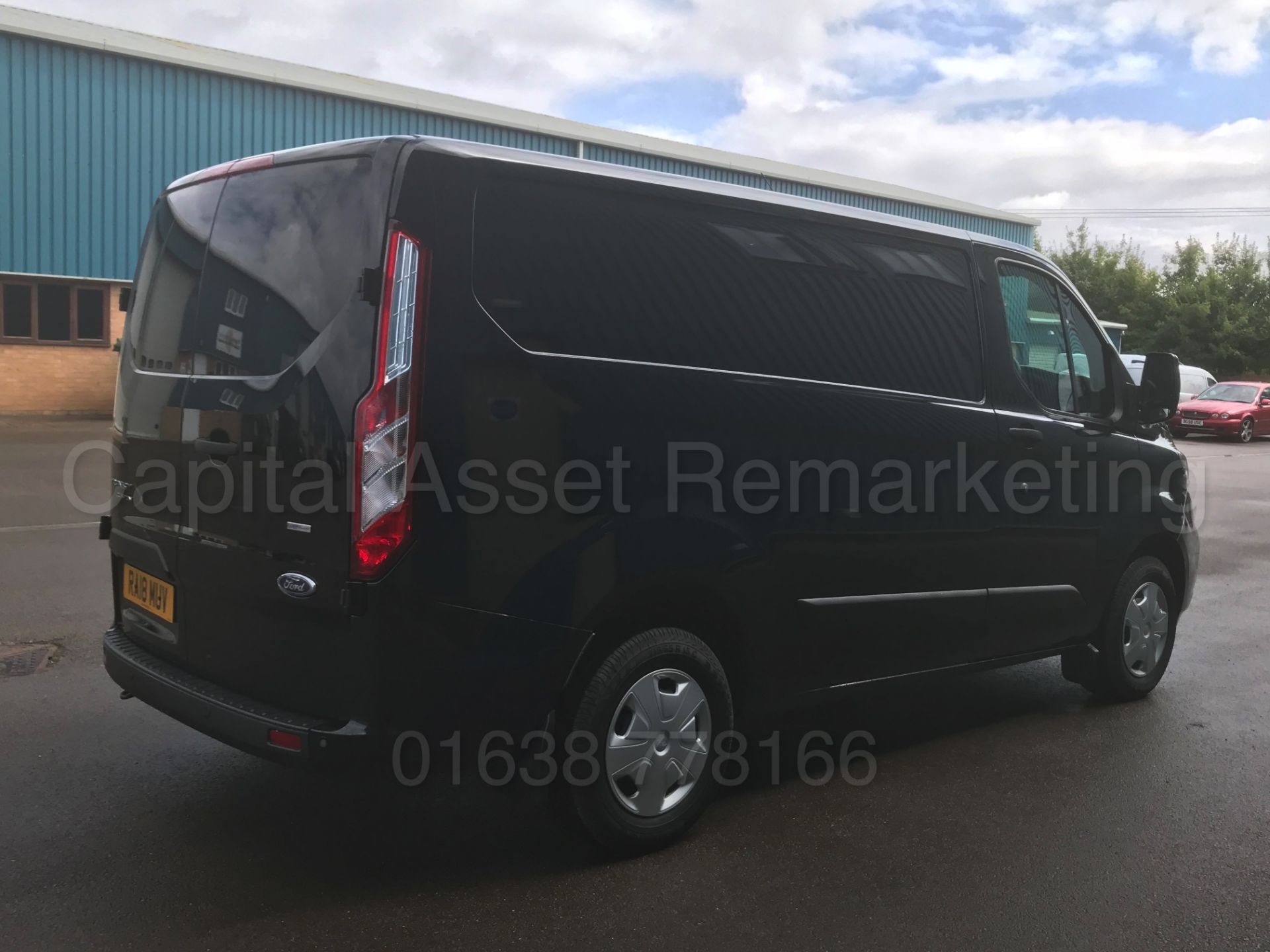 FORD TRANSIT CUSTOM *TREND EDITION* (2018 - ALL NEW MODEL) '2.0 TDCI - 6 SPEED' *DELIVERY MILEAGE* - Bild 12 aus 49