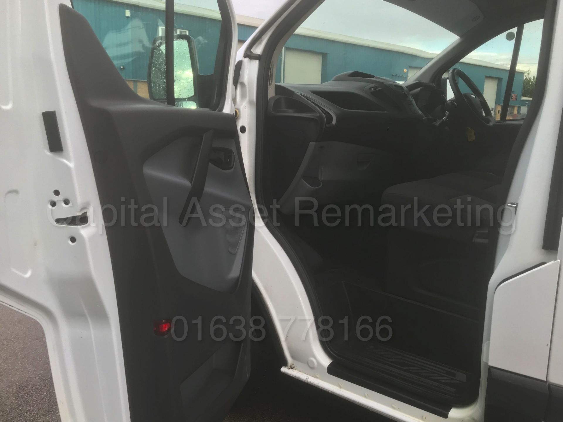 FORD TRANSIT CUSTOM 290 'ECO-TECH' **LWB - PANEL VAN** (2014) '2.2 TDCI - 6 SPEED' (1 OWNER) - Image 16 of 37