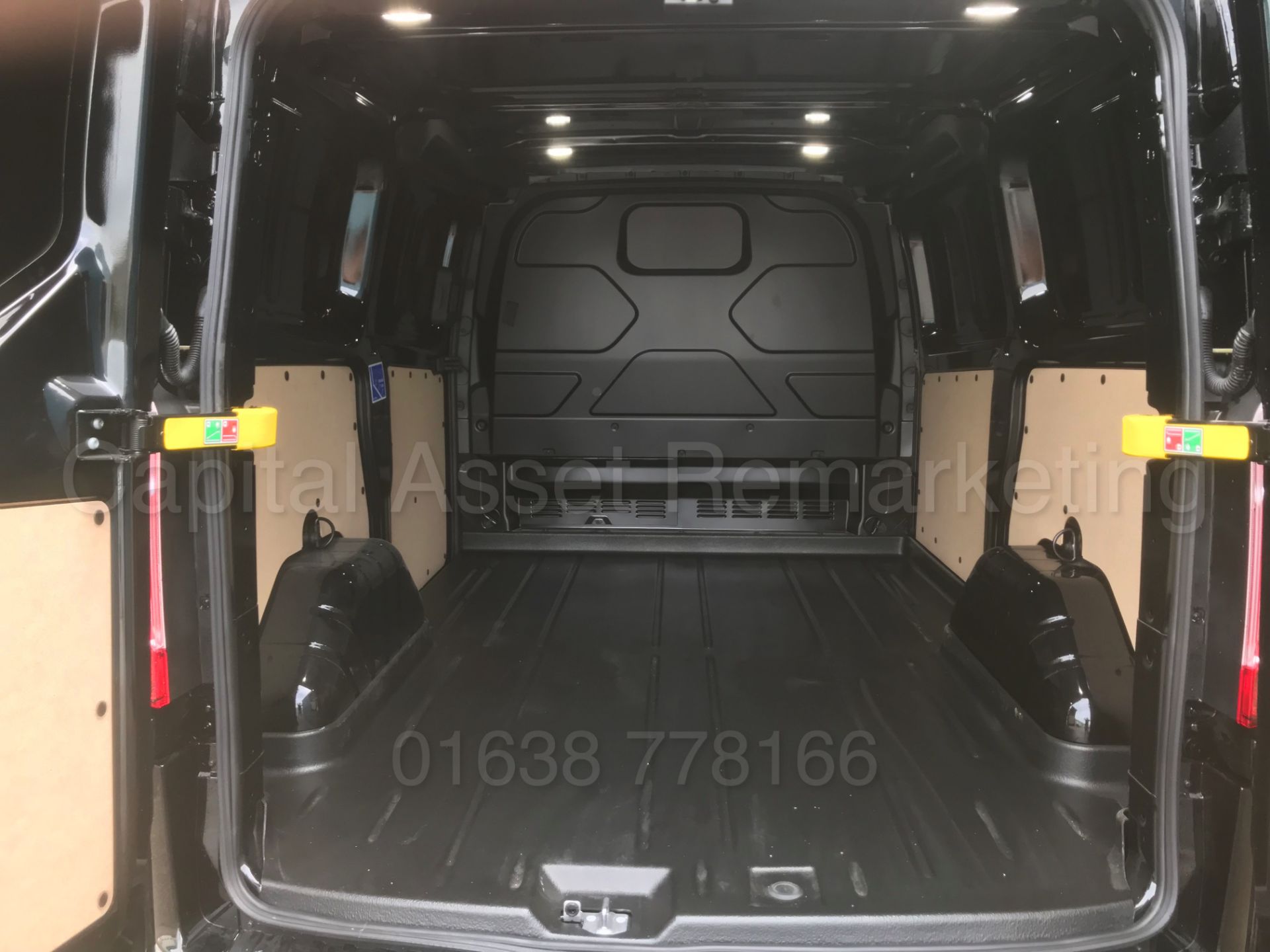 FORD TRANSIT CUSTOM *TREND EDITION* (2018 - ALL NEW MODEL) '2.0 TDCI - 6 SPEED' *DELIVERY MILEAGE* - Bild 29 aus 49