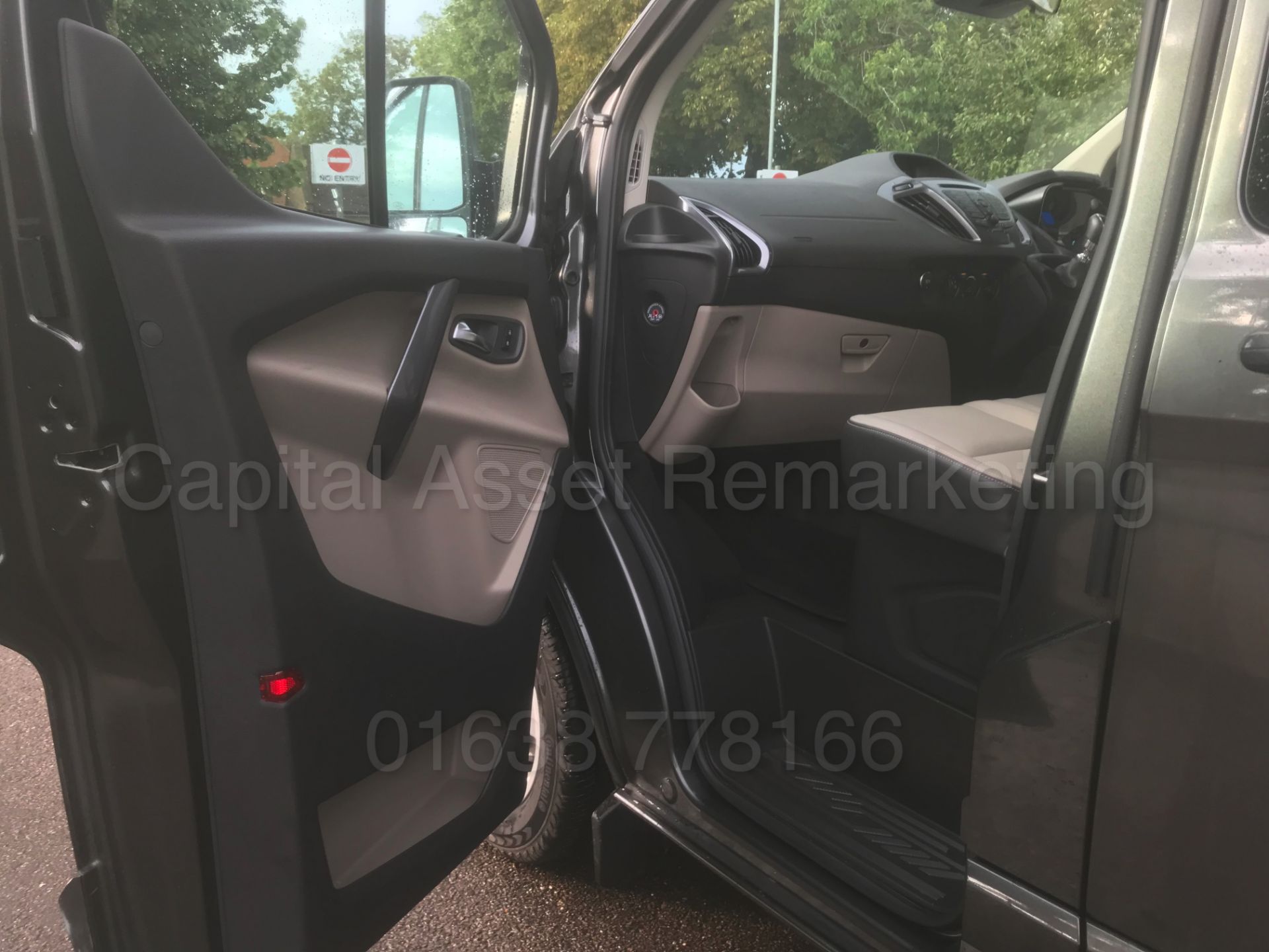 FORD TRANSIT 'TOURNEO' *TITANIUM EDITION* (2018) *9 SEATER MPV* '2.0 TDCI - 6 SPEED' *LOW MILES* - Image 22 of 62