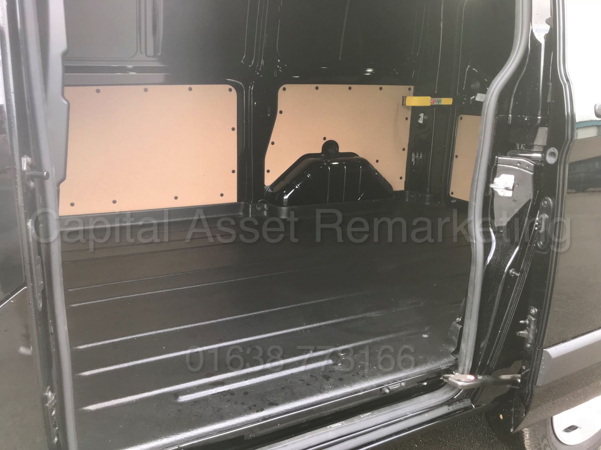 FORD TRANSIT CUSTOM *TREND EDITION* (2018 - ALL NEW MODEL) '2.0 TDCI - 6 SPEED' *DELIVERY MILEAGE* - Bild 27 aus 49
