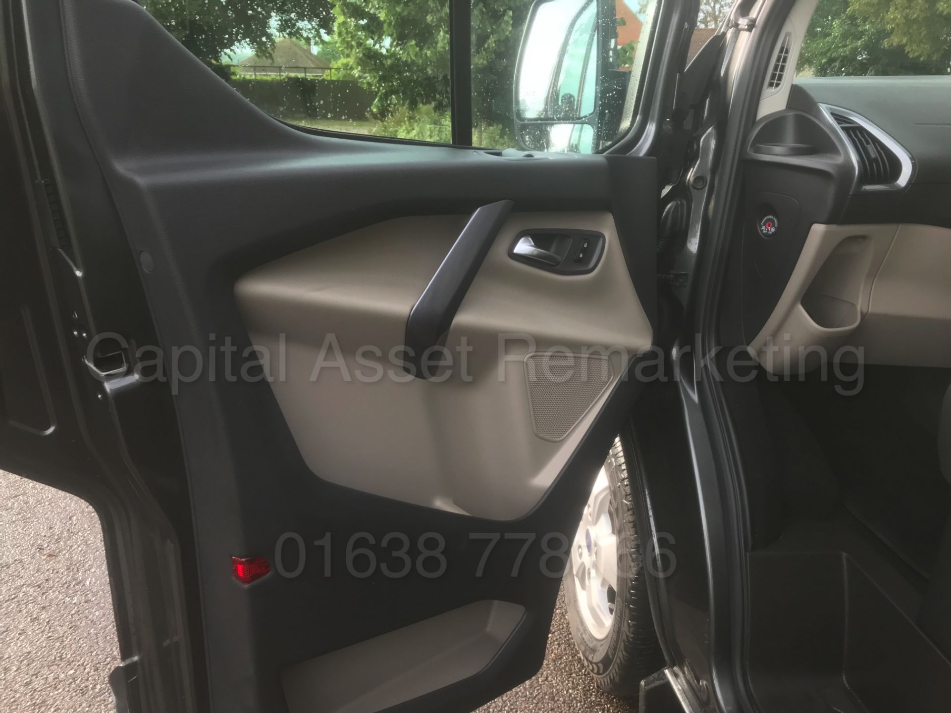 FORD TRANSIT 'TOURNEO' *TITANIUM EDITION* (2018) *9 SEATER MPV* '2.0 TDCI - 6 SPEED' *LOW MILES* - Image 23 of 62