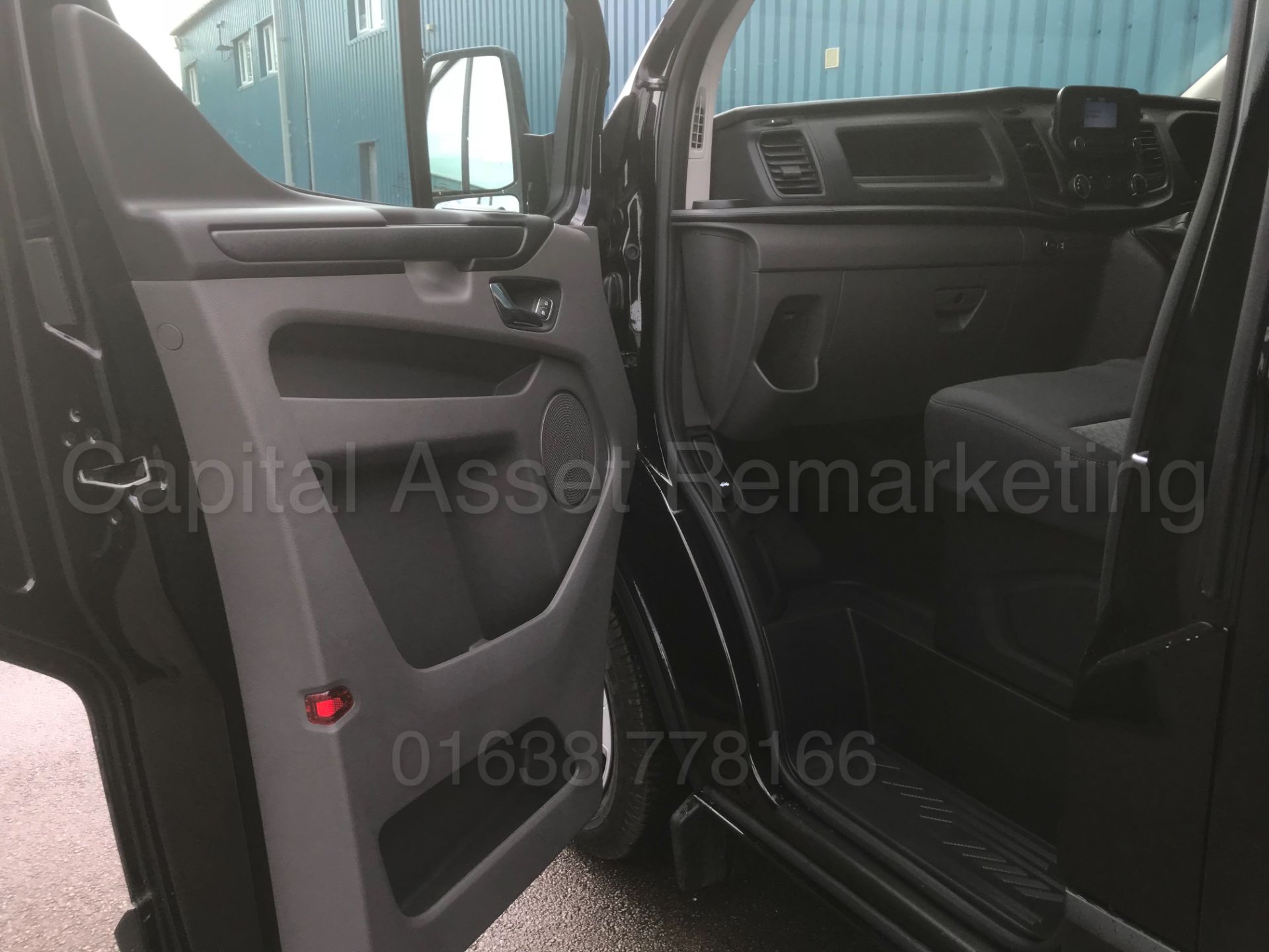 FORD TRANSIT CUSTOM *TREND EDITION* (2018 - ALL NEW MODEL) '2.0 TDCI - 6 SPEED' *DELIVERY MILEAGE* - Bild 18 aus 49