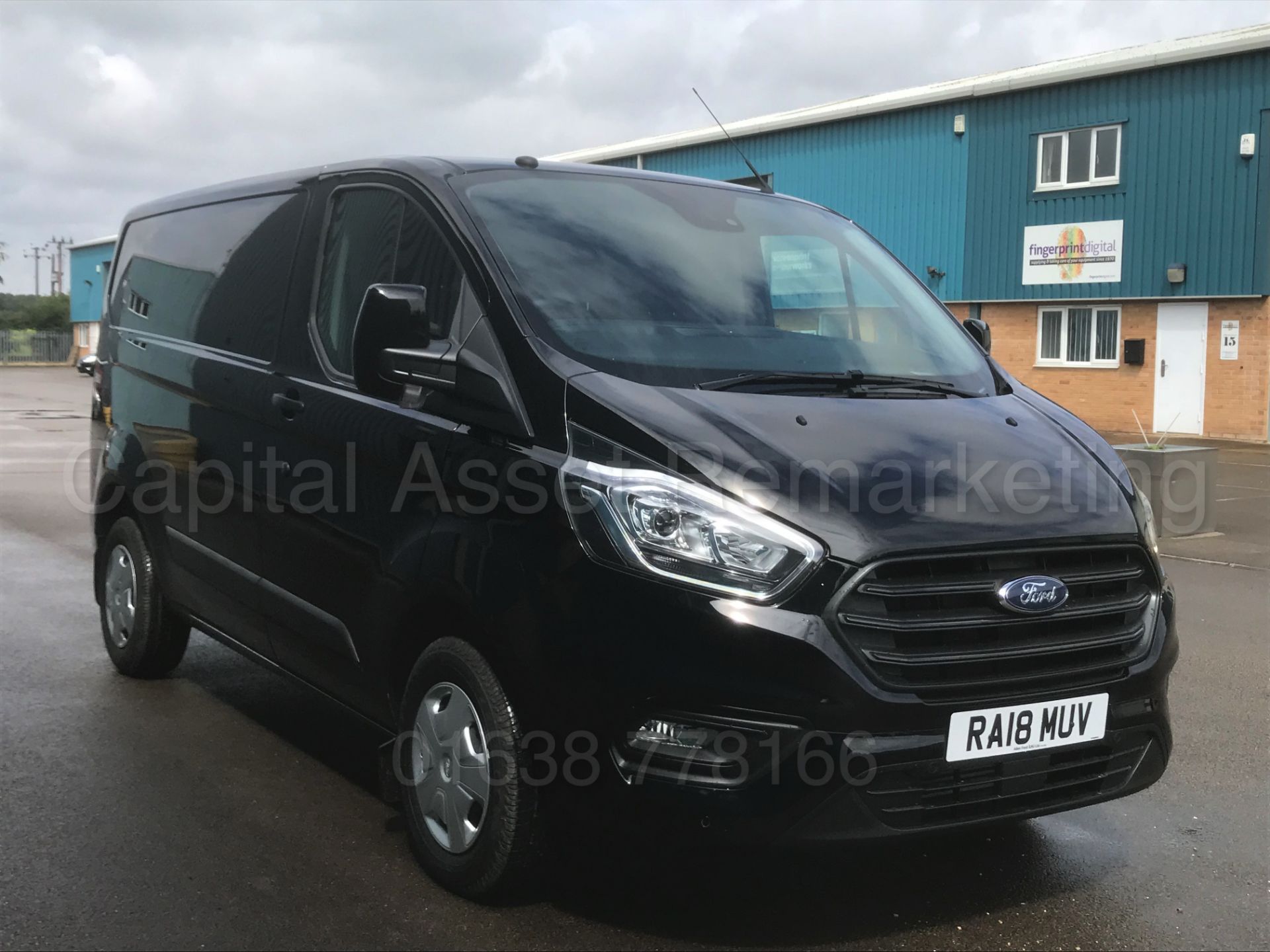 FORD TRANSIT CUSTOM *TREND EDITION* (2018 - ALL NEW MODEL) '2.0 TDCI - 6 SPEED' *DELIVERY MILEAGE* - Bild 2 aus 49