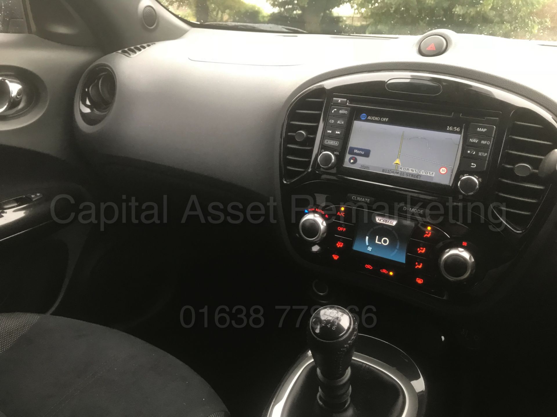 NISSAN JUKE *N-CONNECTA* 5 DOOR (2016) '1.5 DCI - 6 SPEED' **AIR CON - SAT NAV** (1 OWNER - FSH) - Image 37 of 44