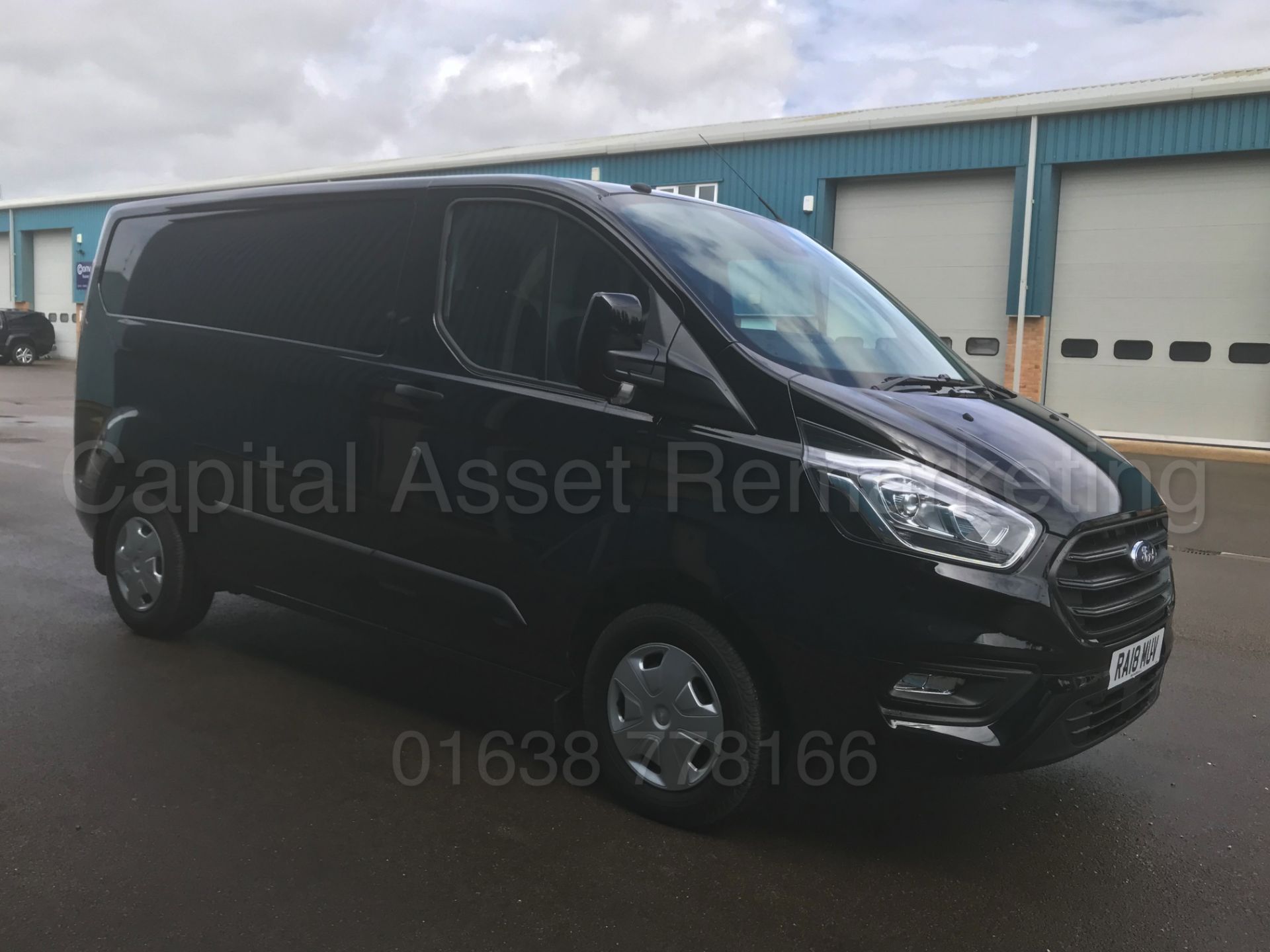 FORD TRANSIT CUSTOM *TREND EDITION* (2018 - ALL NEW MODEL) '2.0 TDCI - 6 SPEED' *DELIVERY MILEAGE* - Bild 14 aus 49