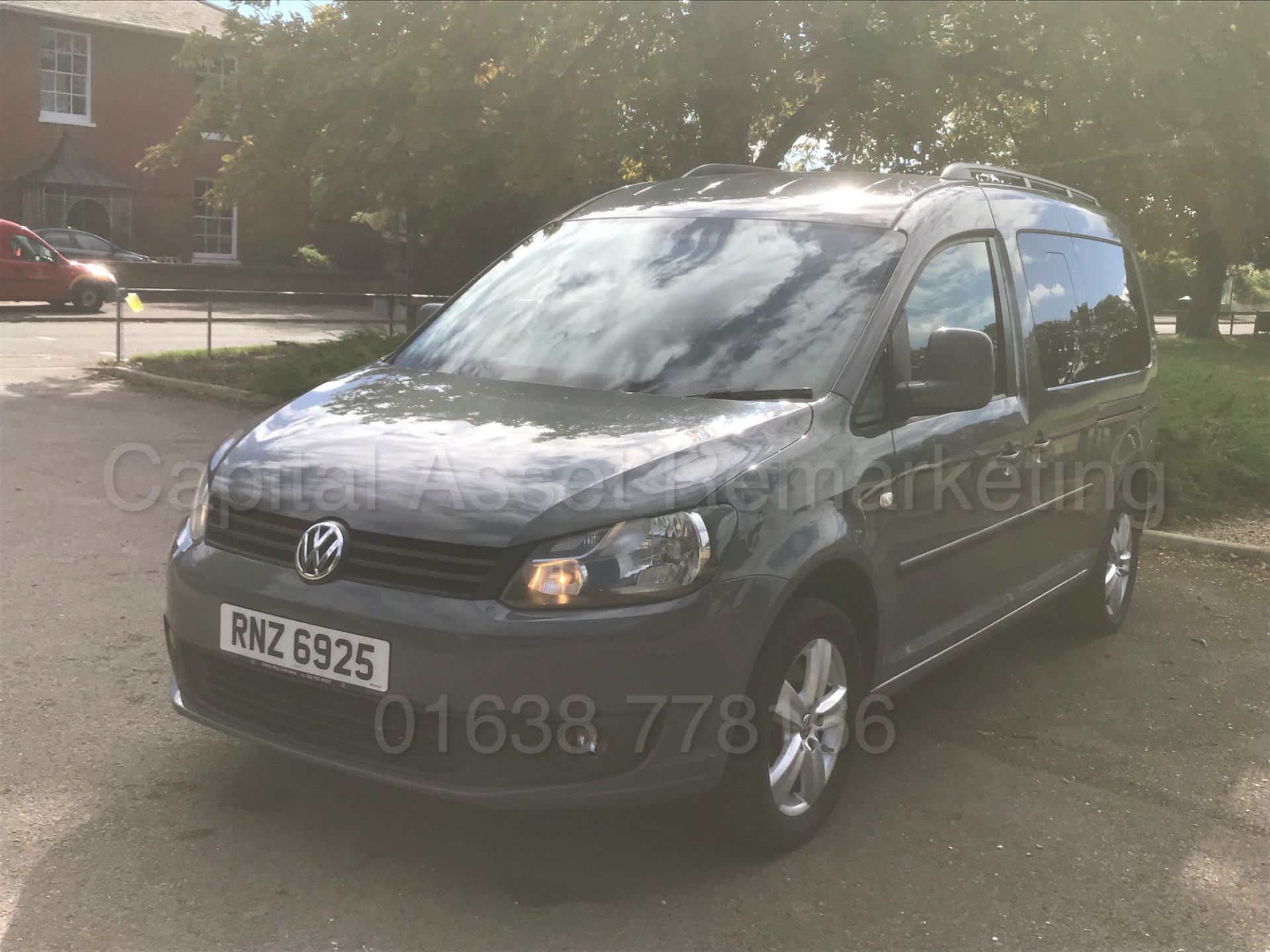 VOLKSWAGEN CADDY C20 MAXI *LIFE* (2012) '1.6 TDI- 102 BHP - STOP/START' *A/C* (7 SEATER) (NO VAT) - Bild 5 aus 41