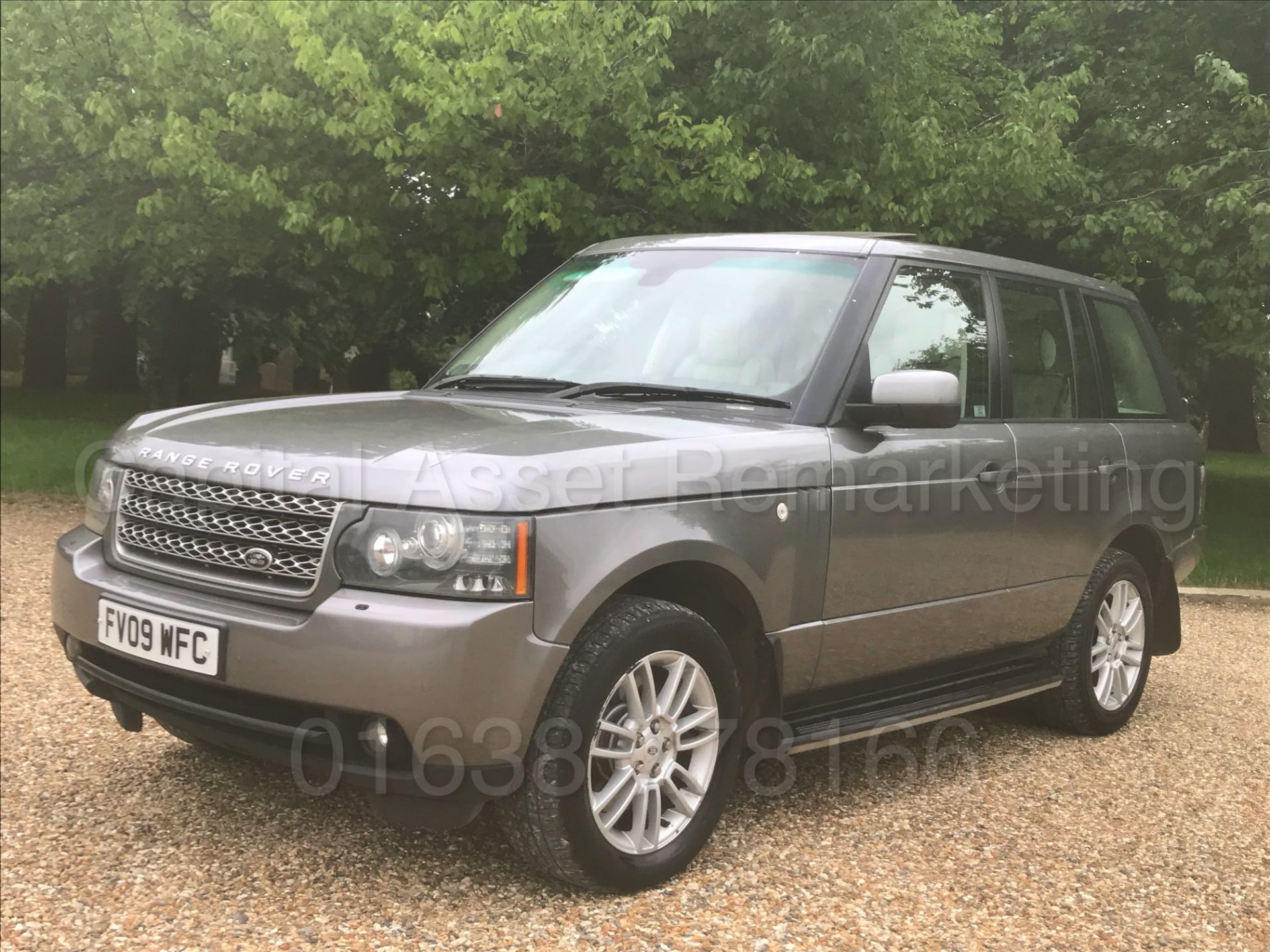 RANGE ROVER VOGUE (2009 - FACELIFT EDITION) '3.6 TDV8 - 268 BHP - AUTO' **ULTIMATE SPEC** (NO VAT) - Image 5 of 49