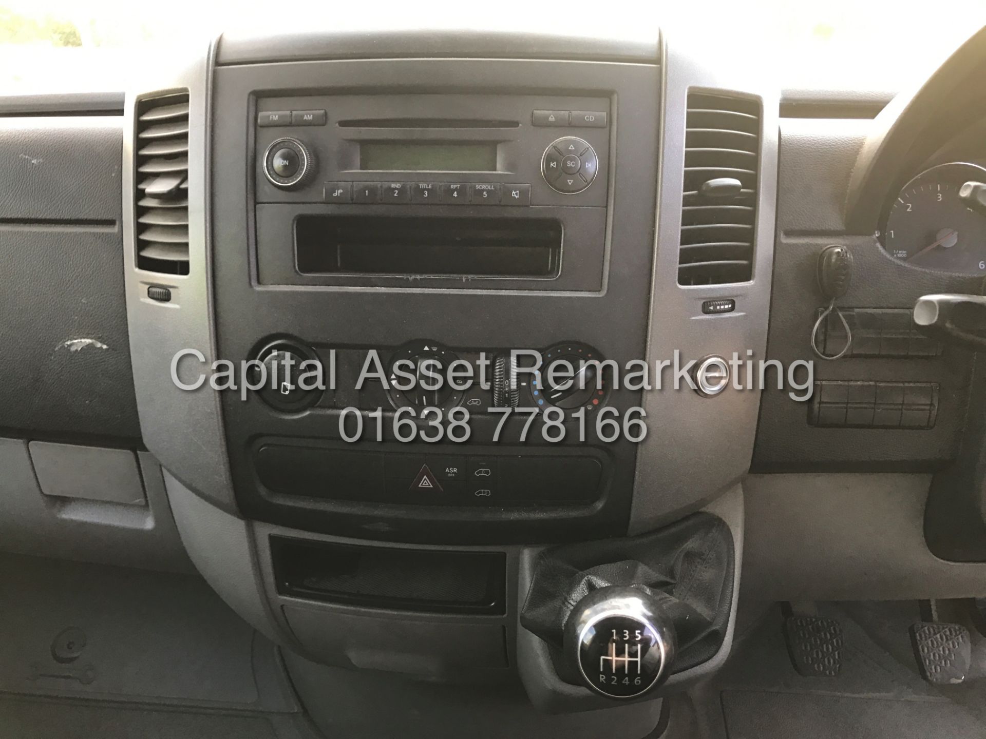 VOLKSWAGEN CRAFTER 2.0TDI CR35 LWB / HI TOP (1 OWNER FSH) 2014 YEAR - LEZ COMPLIANT ELEC PACK *LOOK* - Image 11 of 14