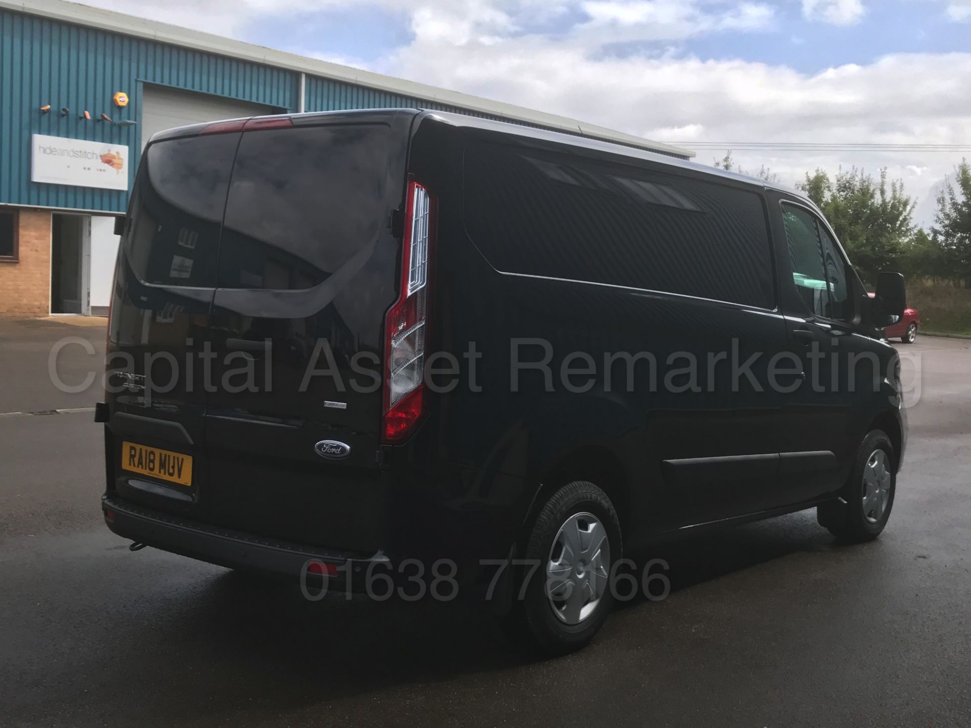 FORD TRANSIT CUSTOM *TREND EDITION* (2018 - ALL NEW MODEL) '2.0 TDCI - 6 SPEED' *DELIVERY MILEAGE* - Bild 11 aus 49